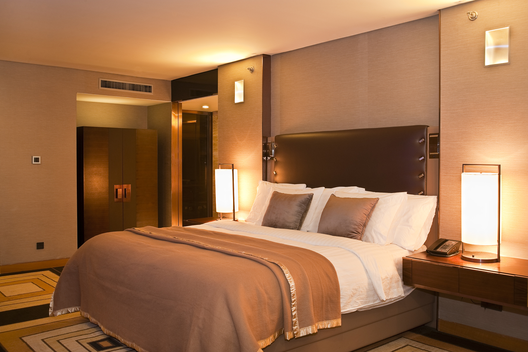 开元名都酒店: 美梦成真，奢华住宿体验 - 宣传片策划案