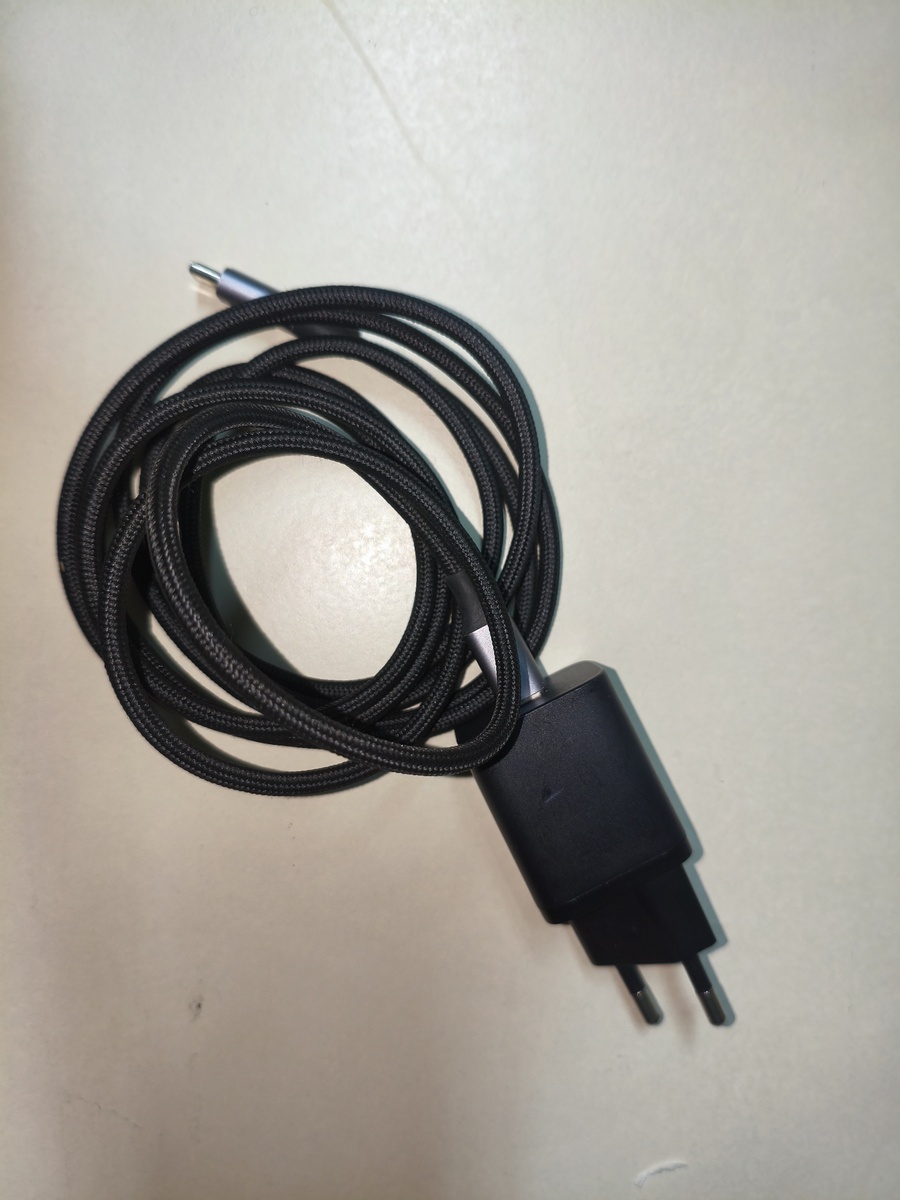 12v2A的直流电源适配器延长10米需要提供多少A的电流