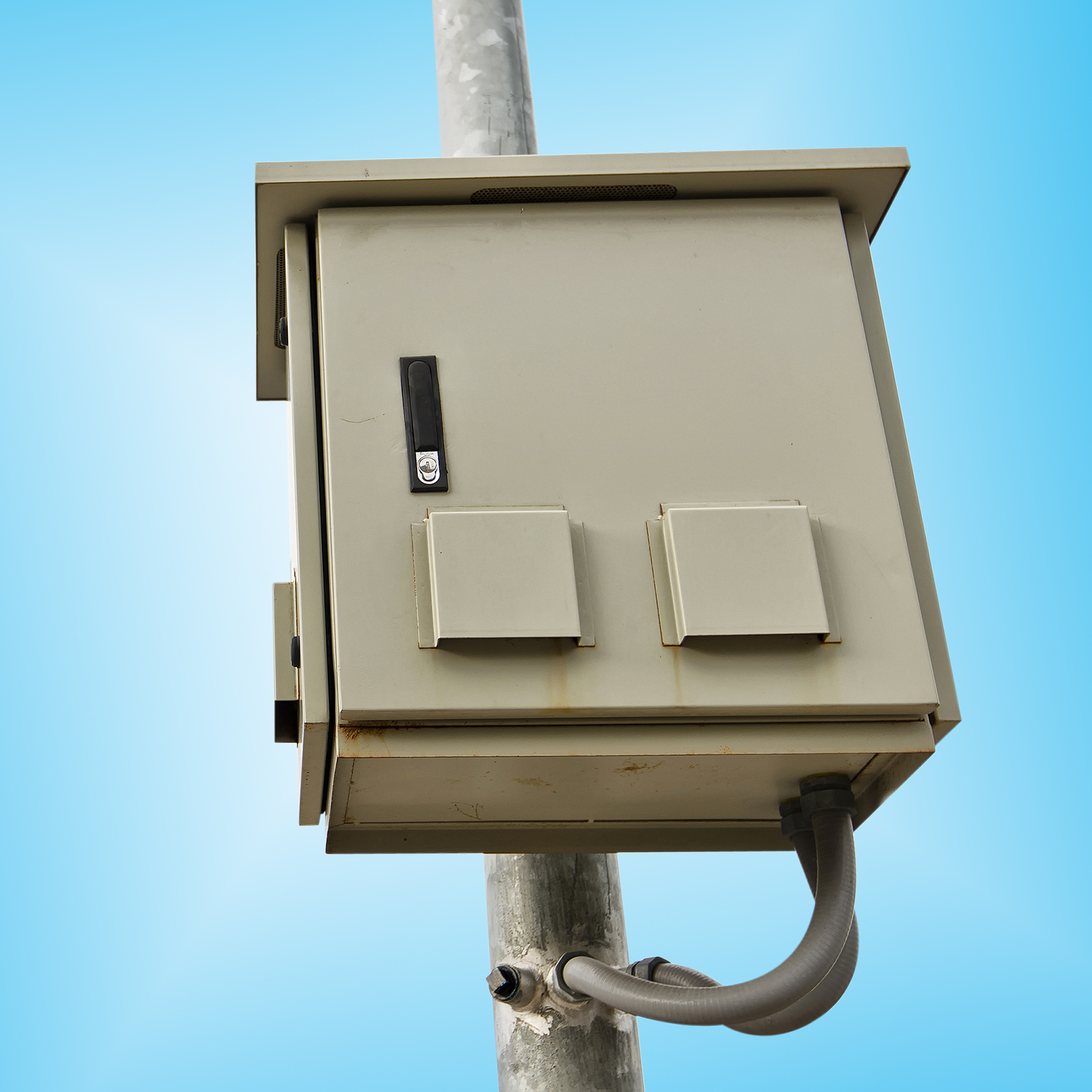 光伏接线盒爬电距离保证方法 - 提高光伏系统安全性