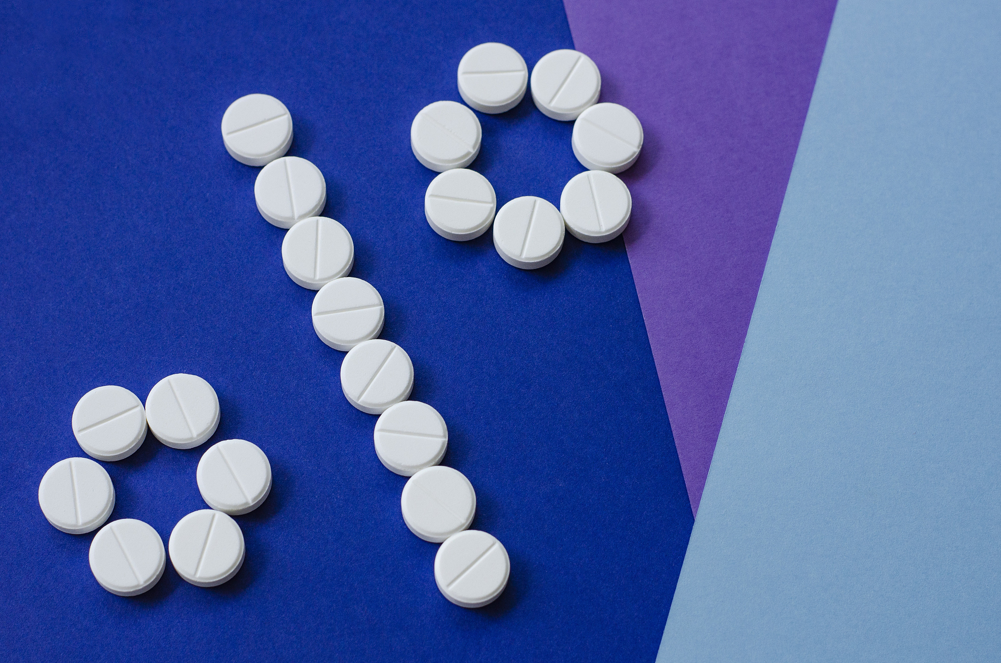 percent sign. discount on medicines, on medicine.