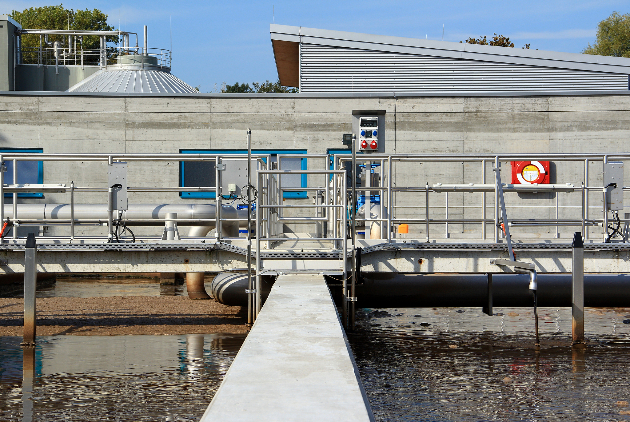 基于OpenCV的水厂排泥系统视觉识别：提高供水质量和运行效率