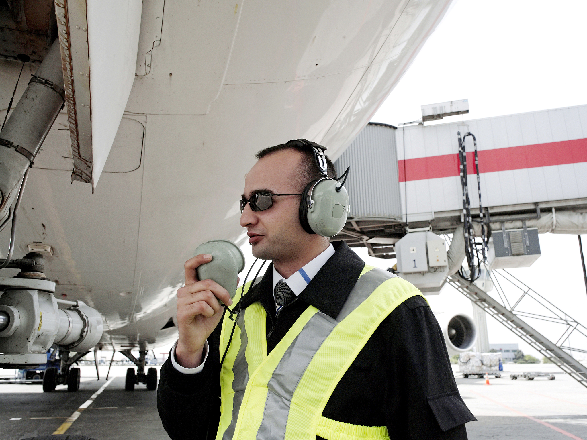 贵阳修文中华职校机场地勤专业招生简章 - 你的航空梦想起航之地