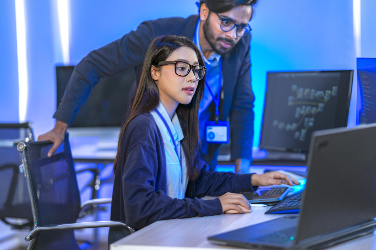 女生学计算机：就业前景、热门岗位及发展方向