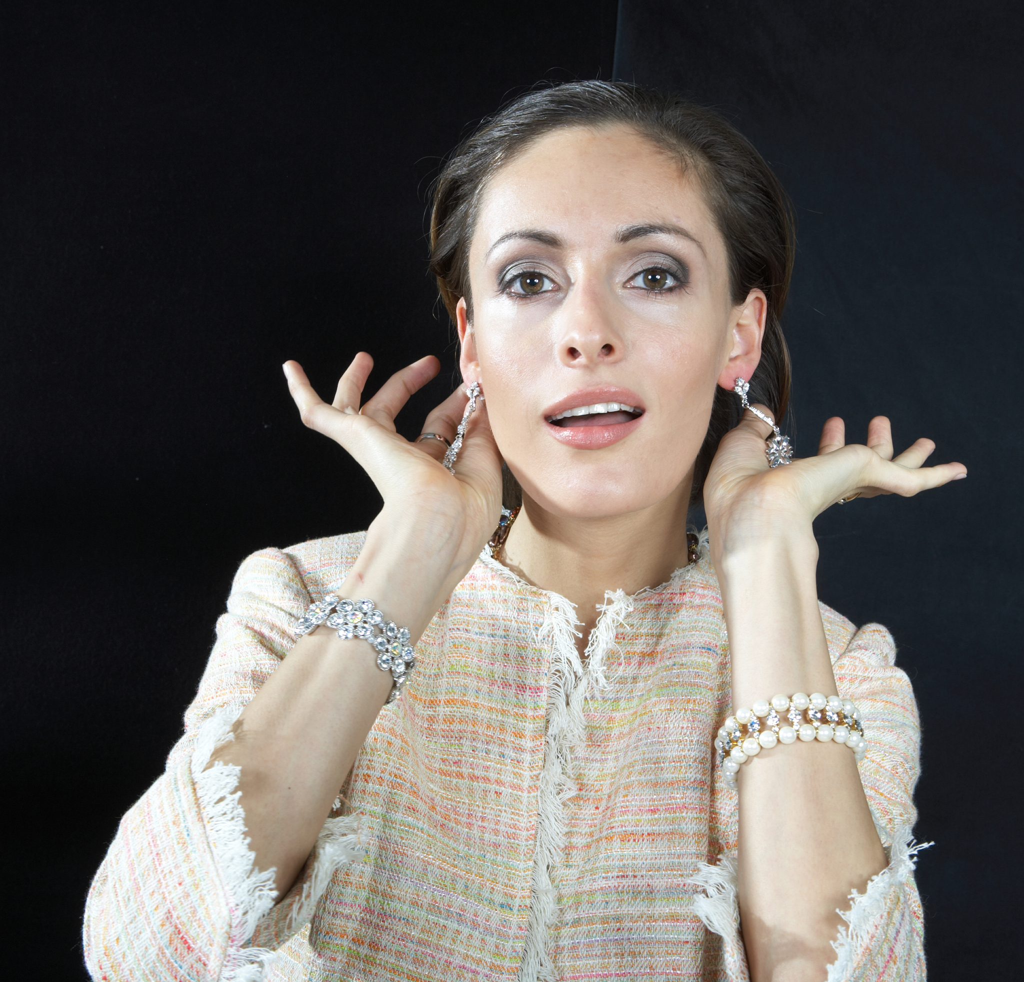 请不少于800汉字的博客文章语言要幽默口语化。主题是：名媛是什么意思网络用语