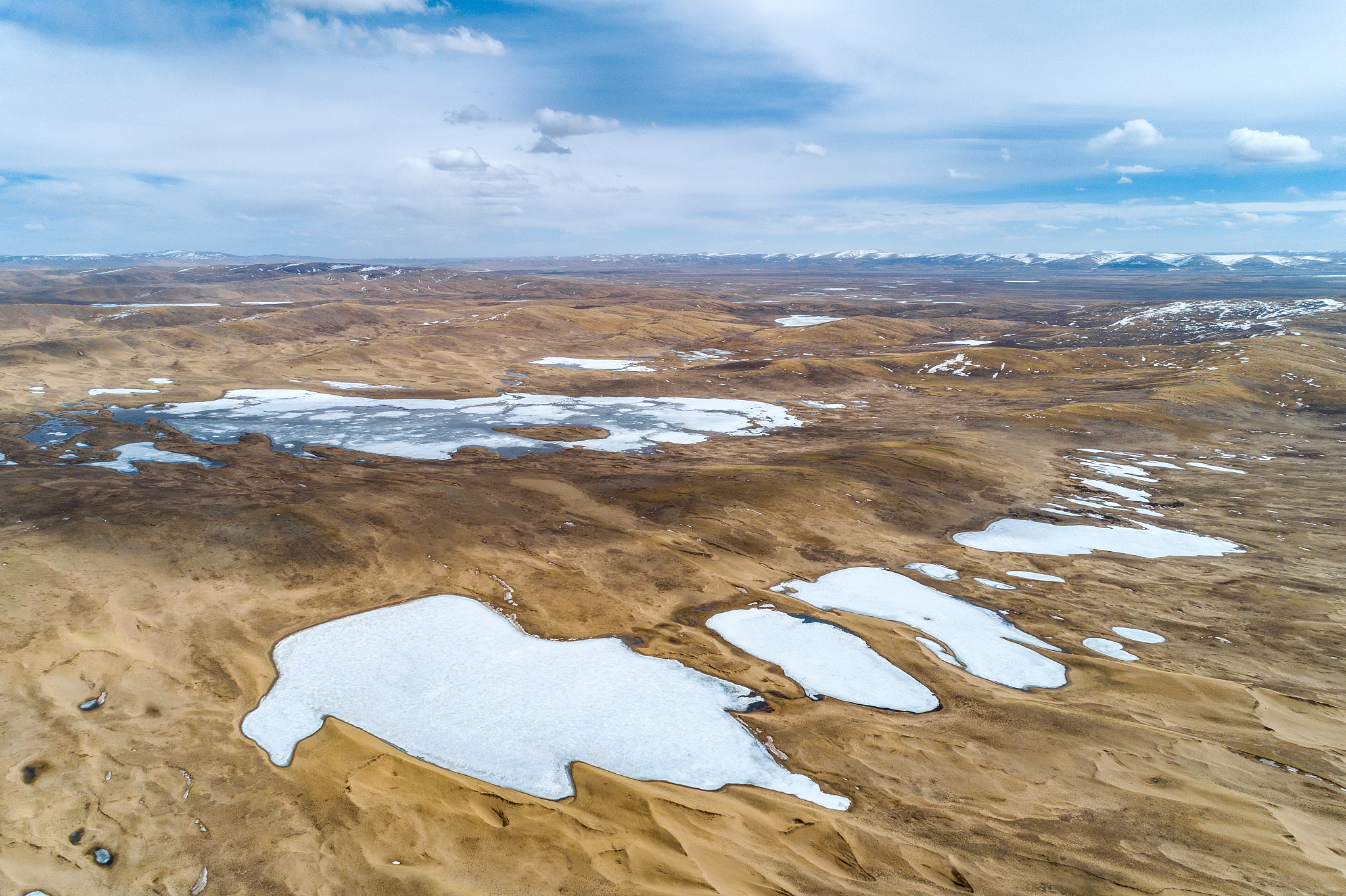 三江源地区地理知识概览：位置、地貌、气候、资源、生态、文化、旅游