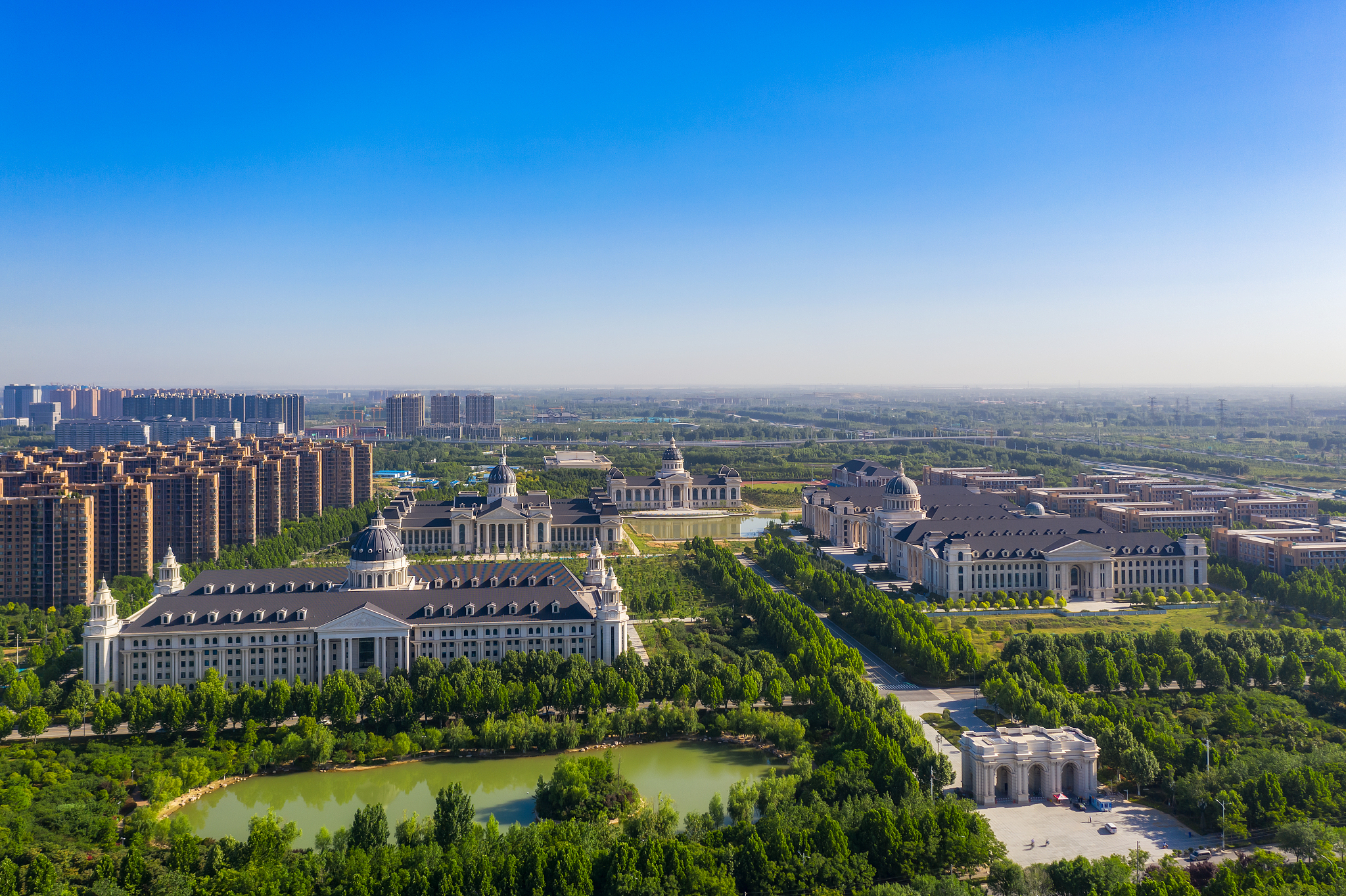 河南农业大学欧式教学楼建筑群航拍