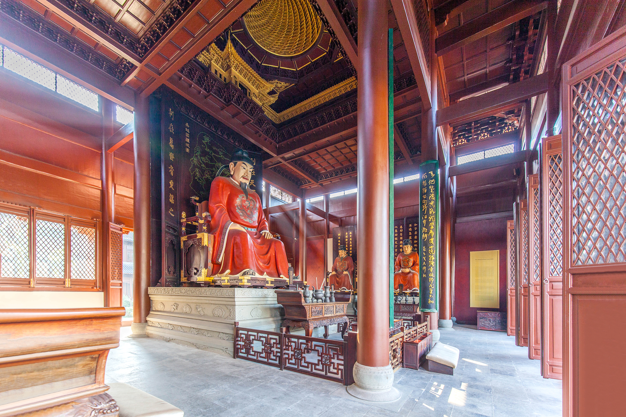 杭州西湖边的钱王祠
