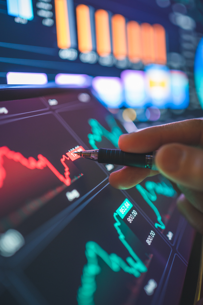 国内哪些与人工智能相关的包括芯片半导体的公司具有很大潜力且目前在国内股票价格处于低位低于20且有望处于上升趋势