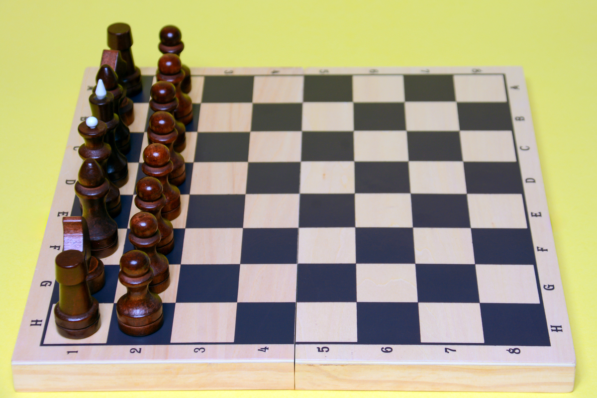 国际象棋：二人对弈的战略游戏