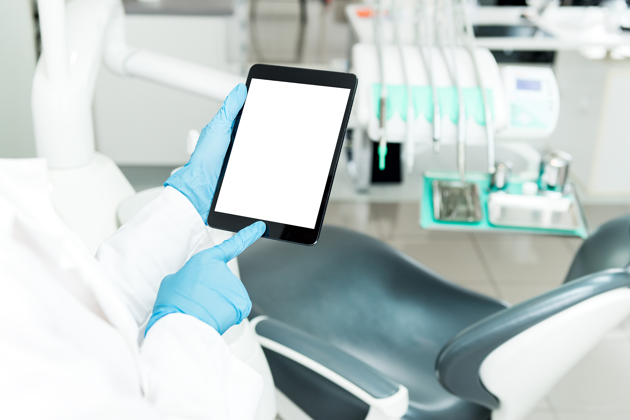 关于推进口腔数字化的政策举例