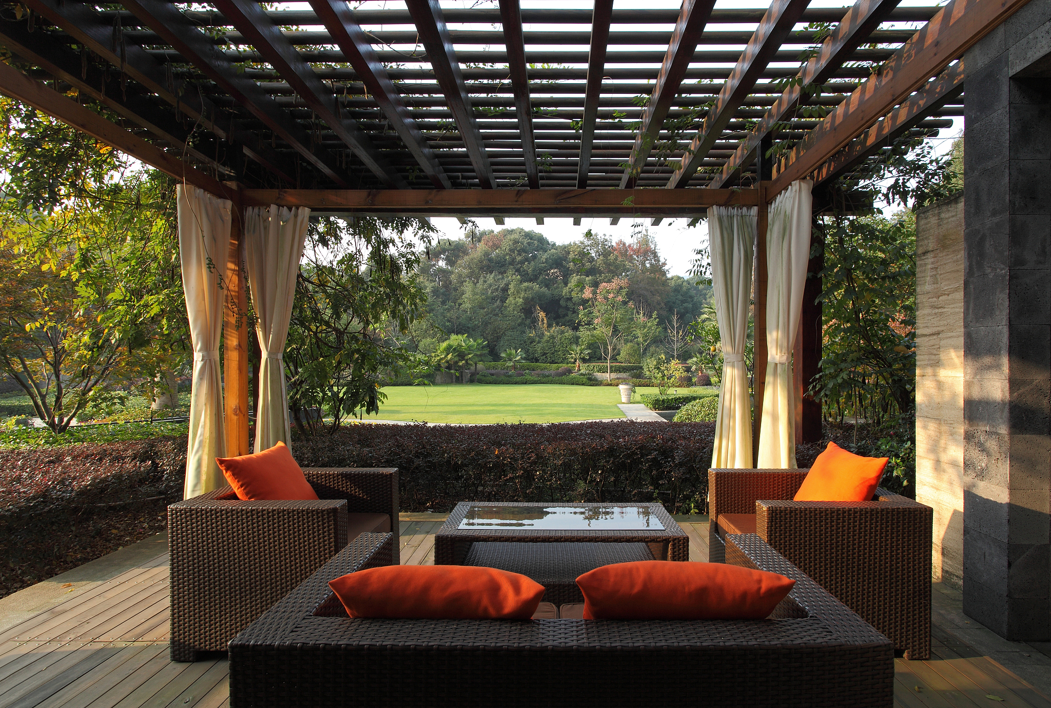 智能休闲凉亭：让你的小院变身私人会所，告别桑拿天，享受舒适生活！