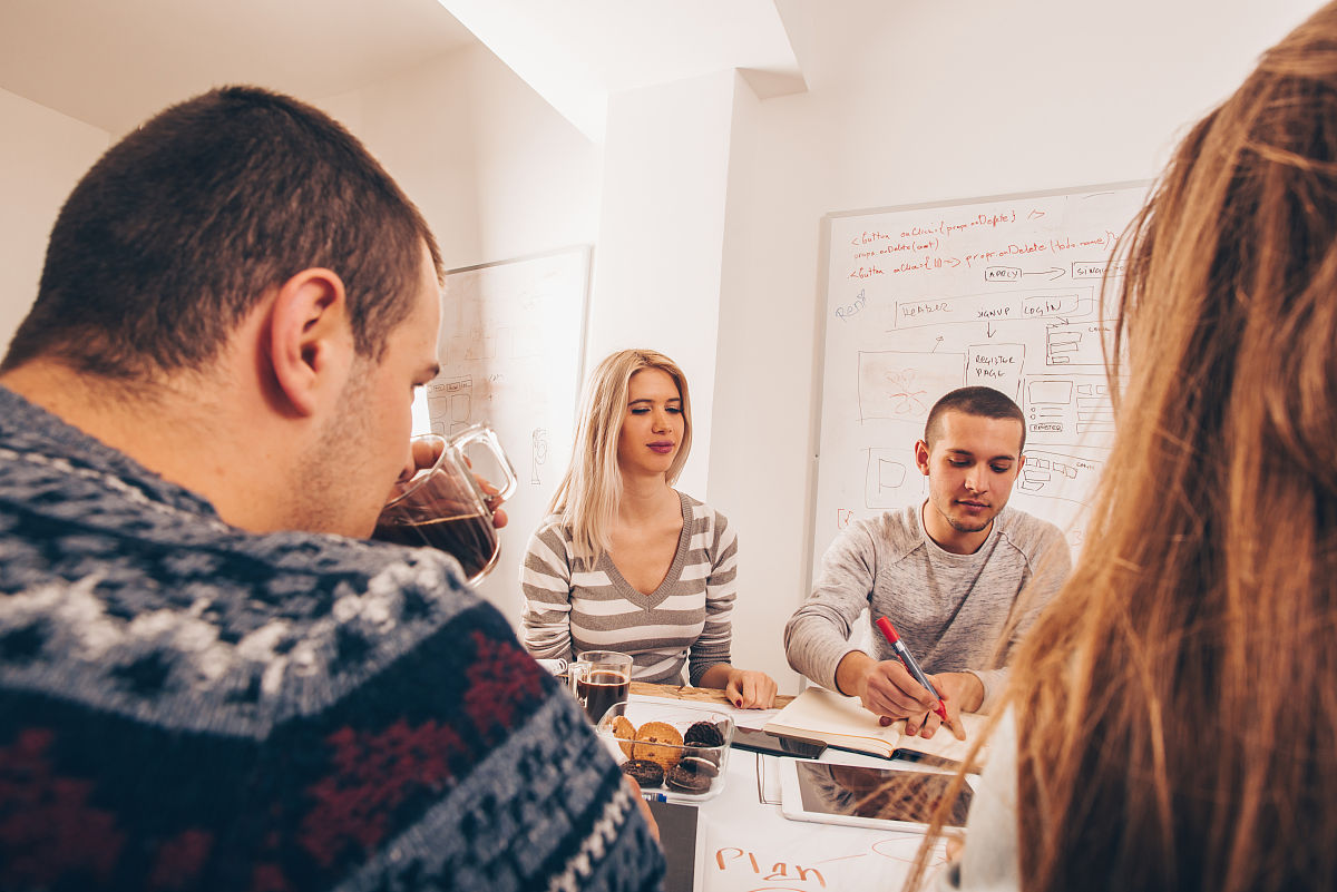 学校行政办公室学期工作计划