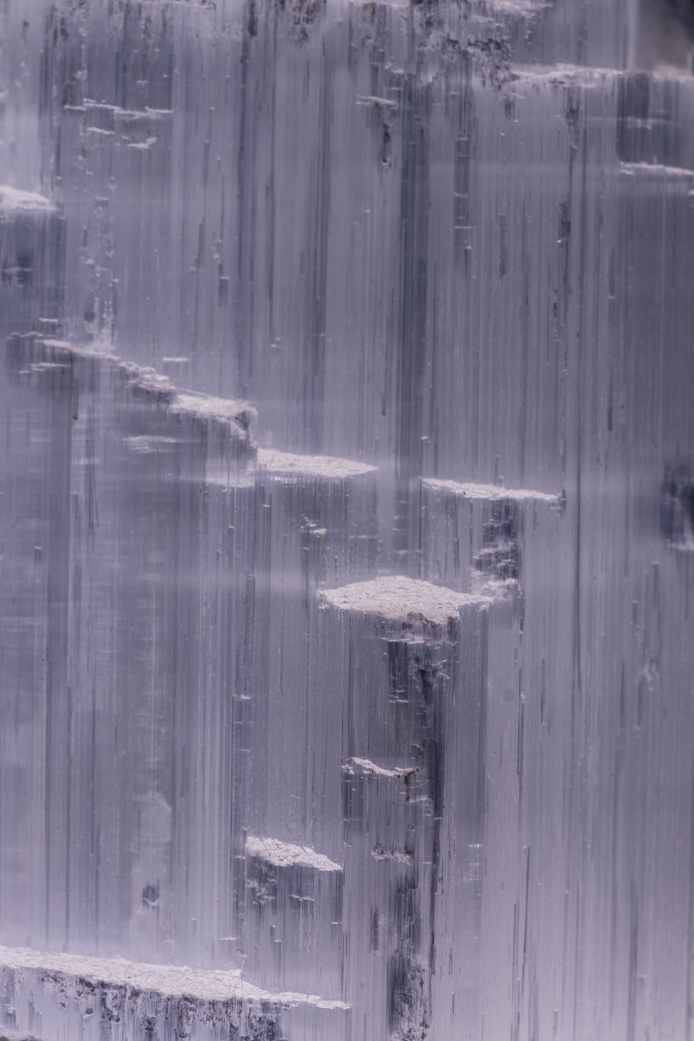 氧化铁化学式和颜色：了解Fe2O3的特性与应用