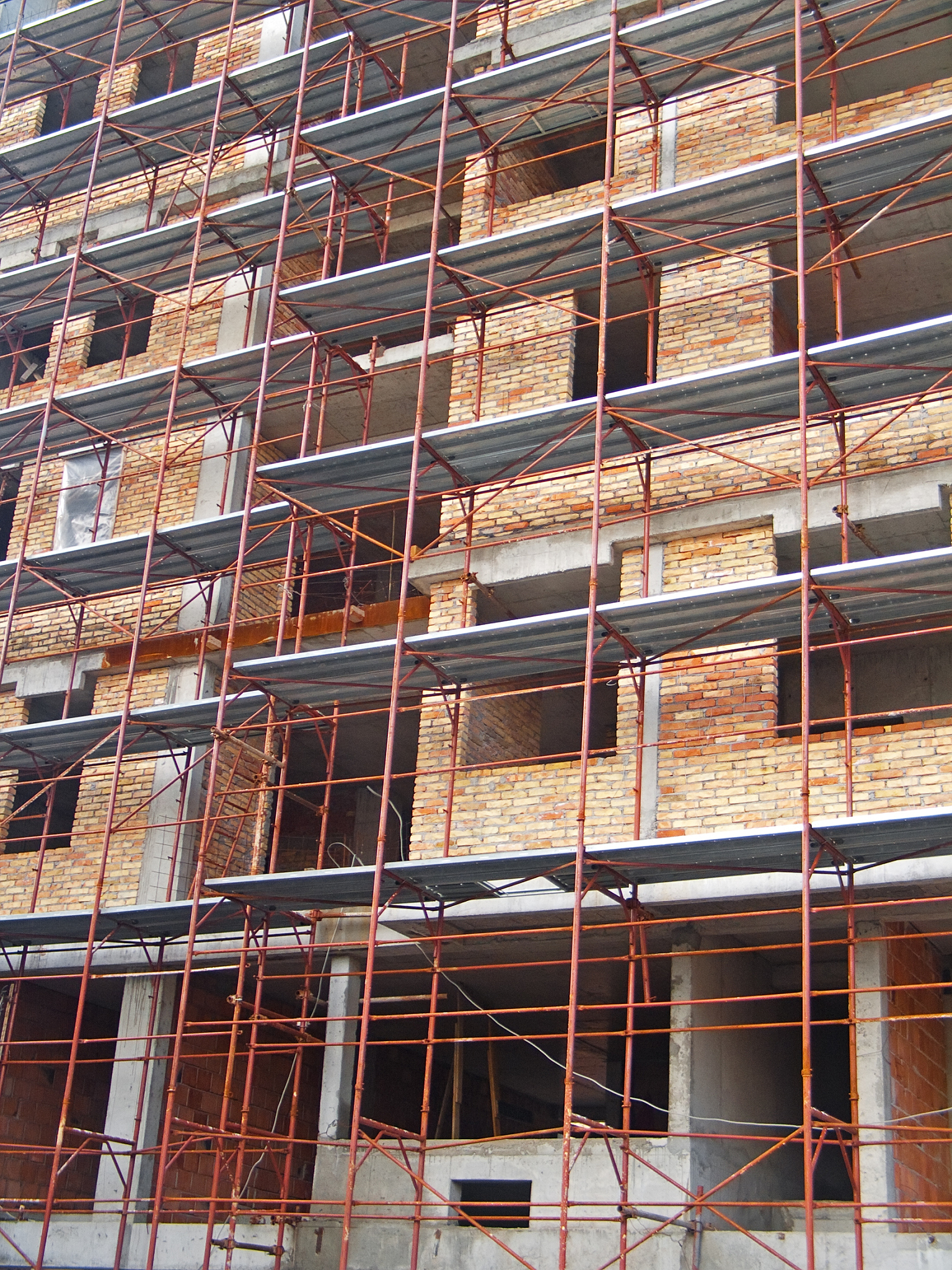 钢筋混凝土框架结构的缺点：施工、重量、资源、抗震、维修五大弊端