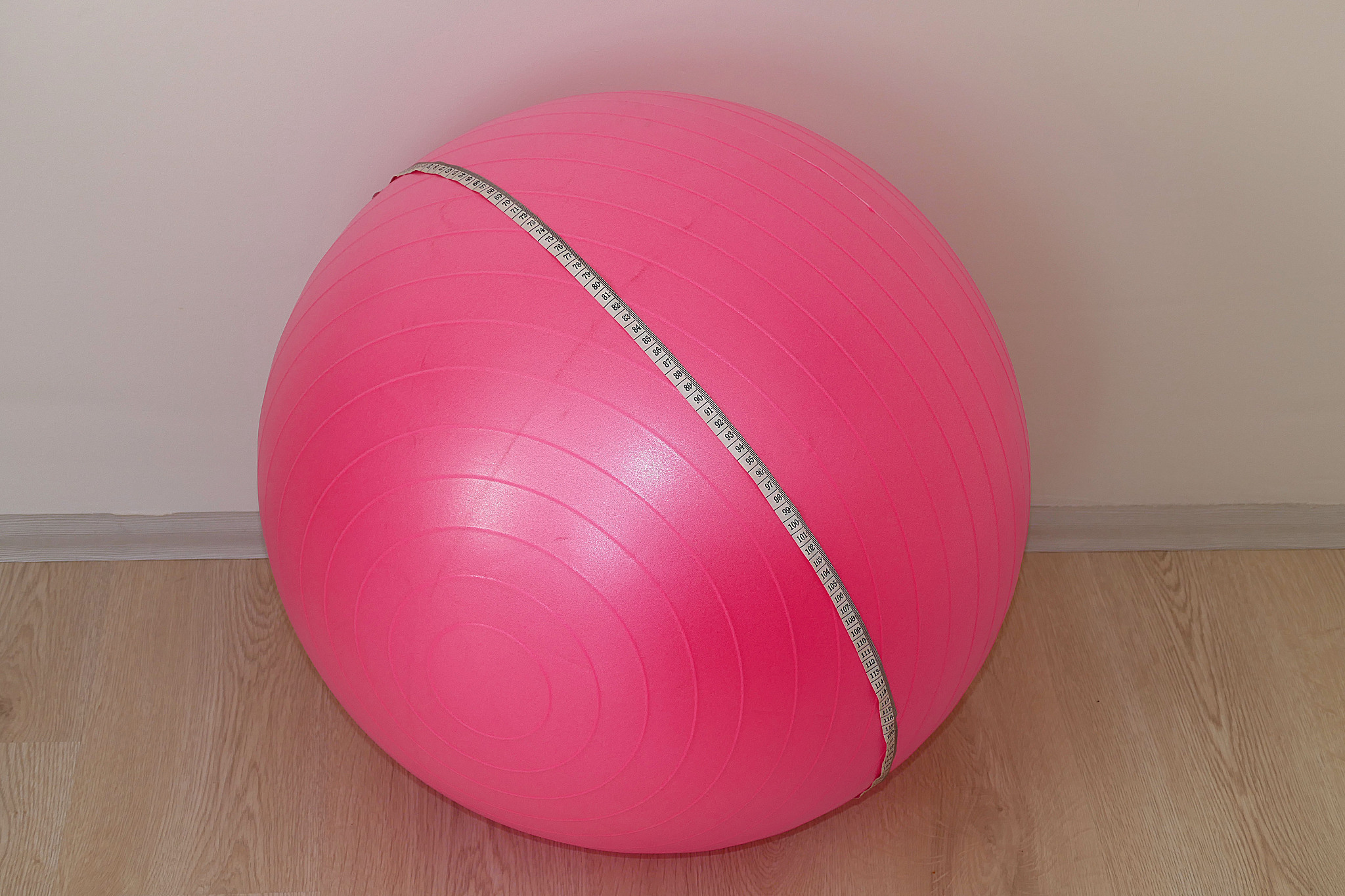 瑜伽球：健身、平衡、柔韧性的多功能工具