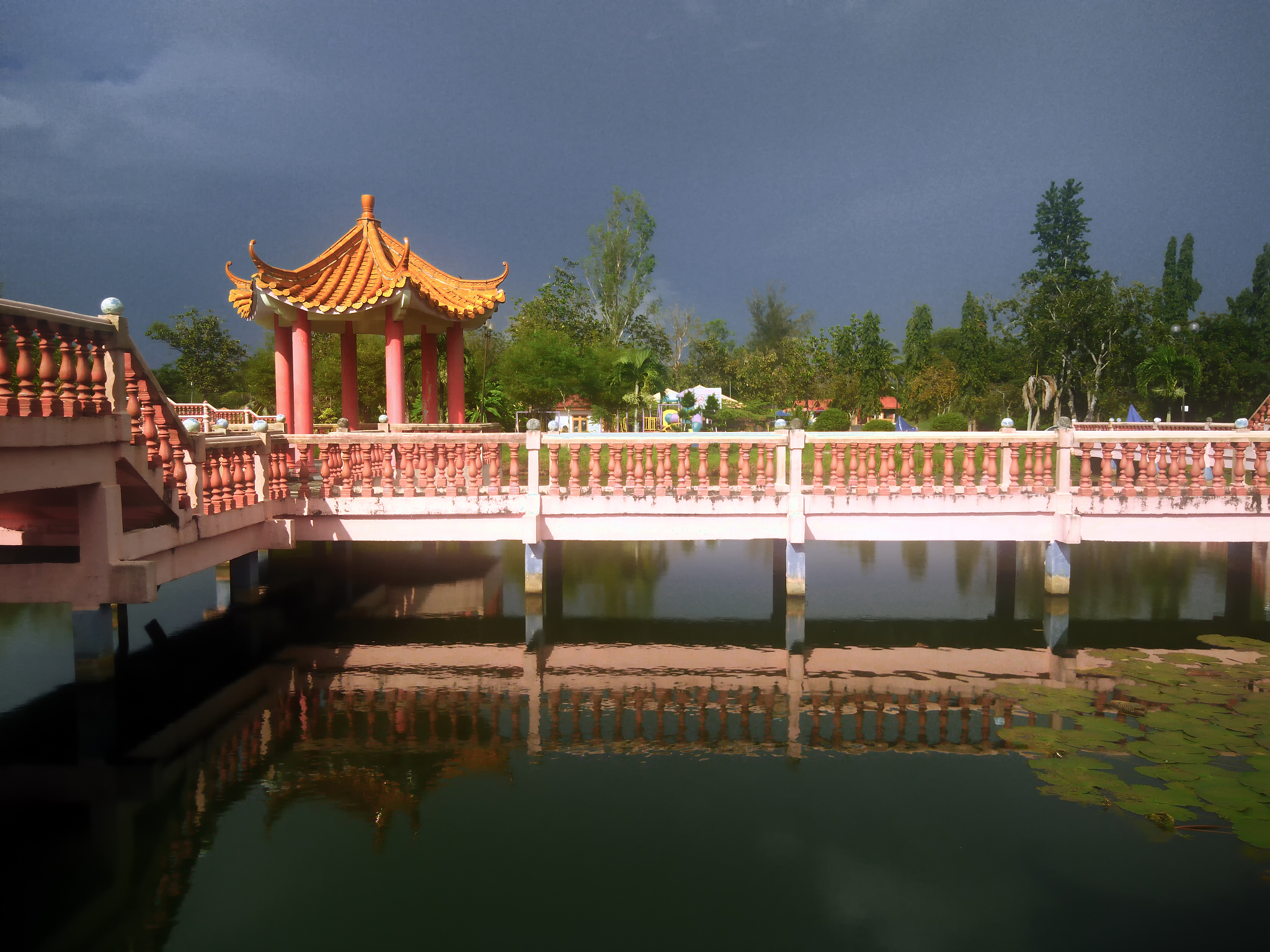 商洛莲湖公园：风景如画，休闲娱乐的理想去处