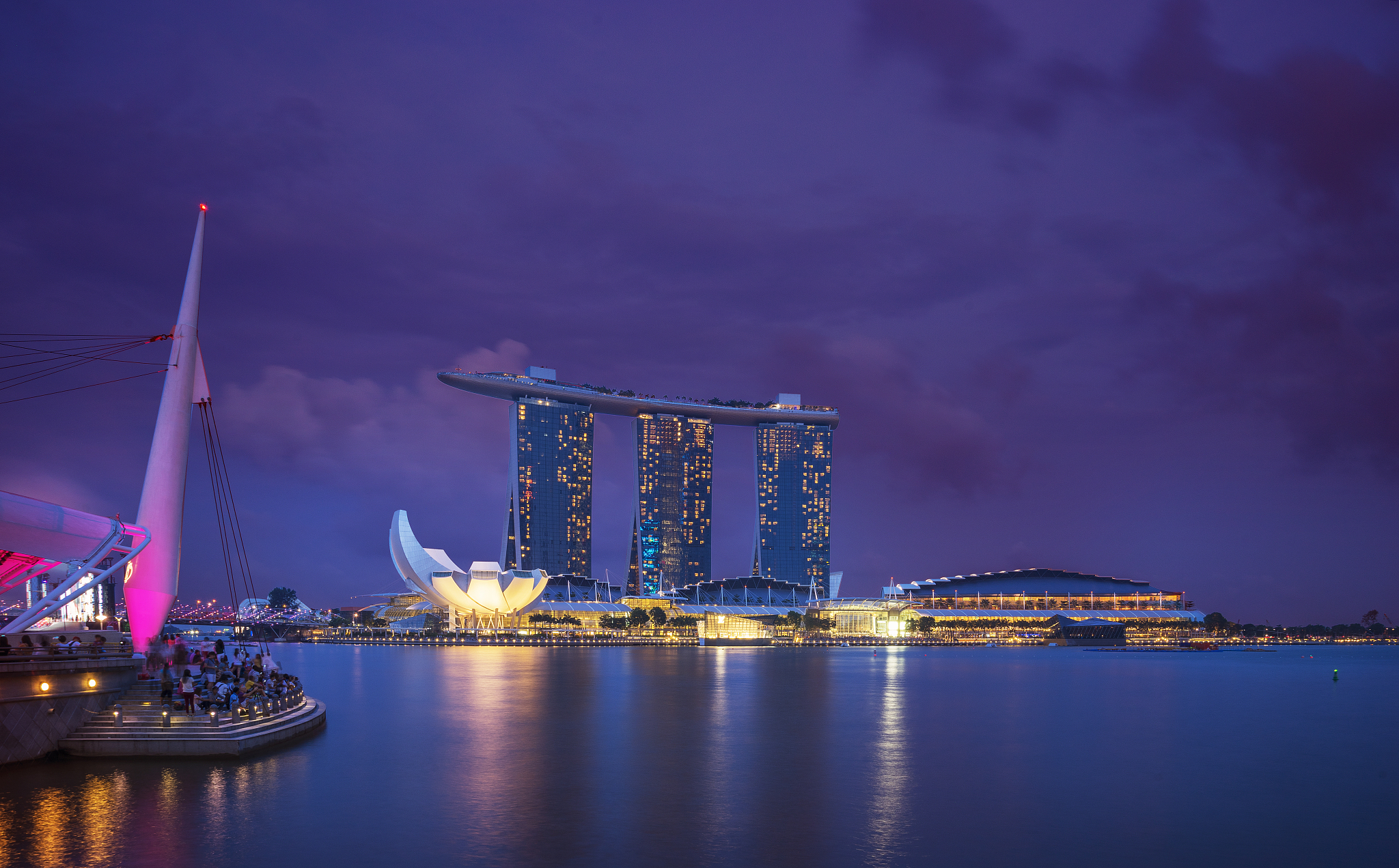 我想去新加坡玩两天有哪个酒店可以推荐吗？4星级及以上的