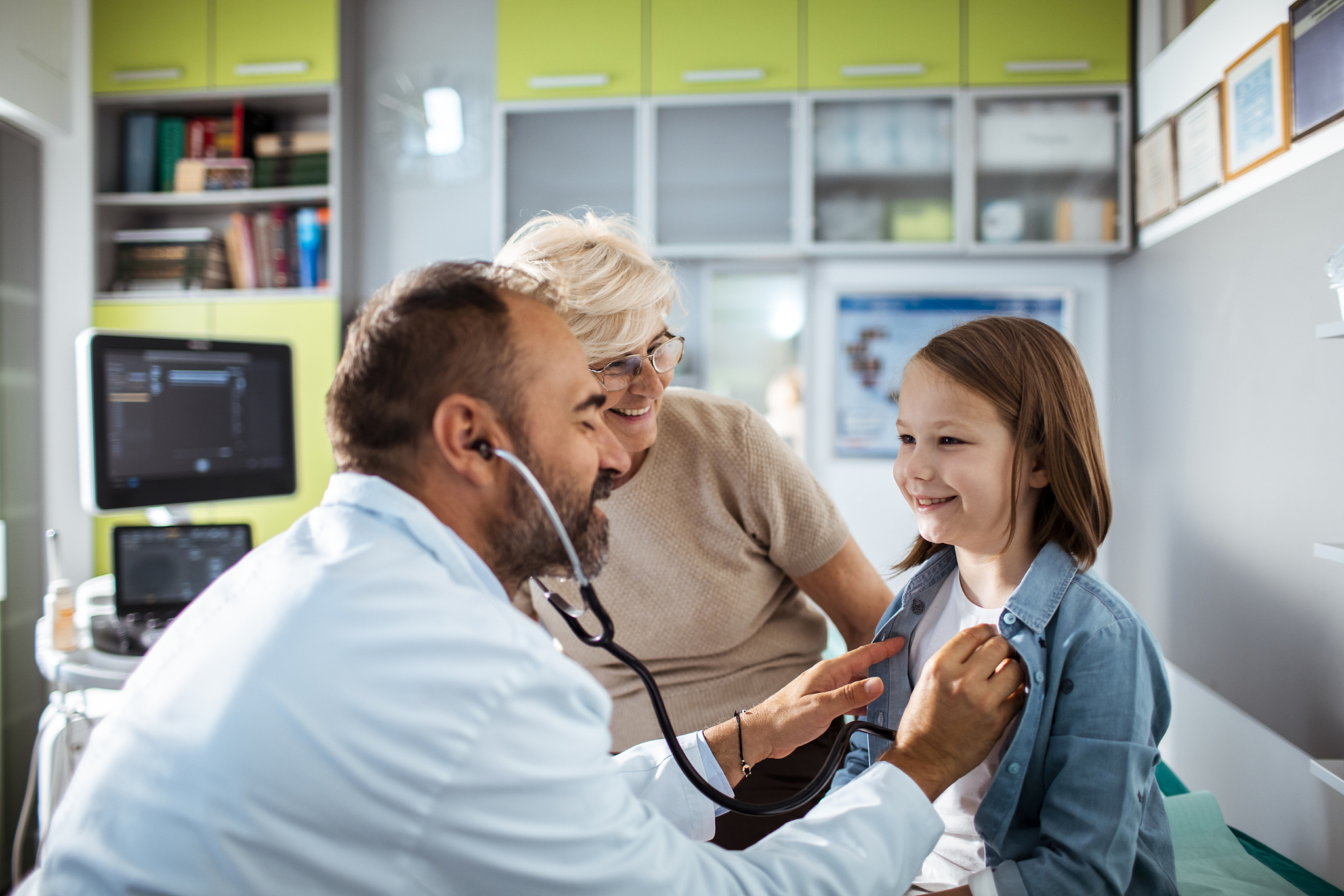 重庆卫校高级护理专业就业方向：从临床到管理，多元发展