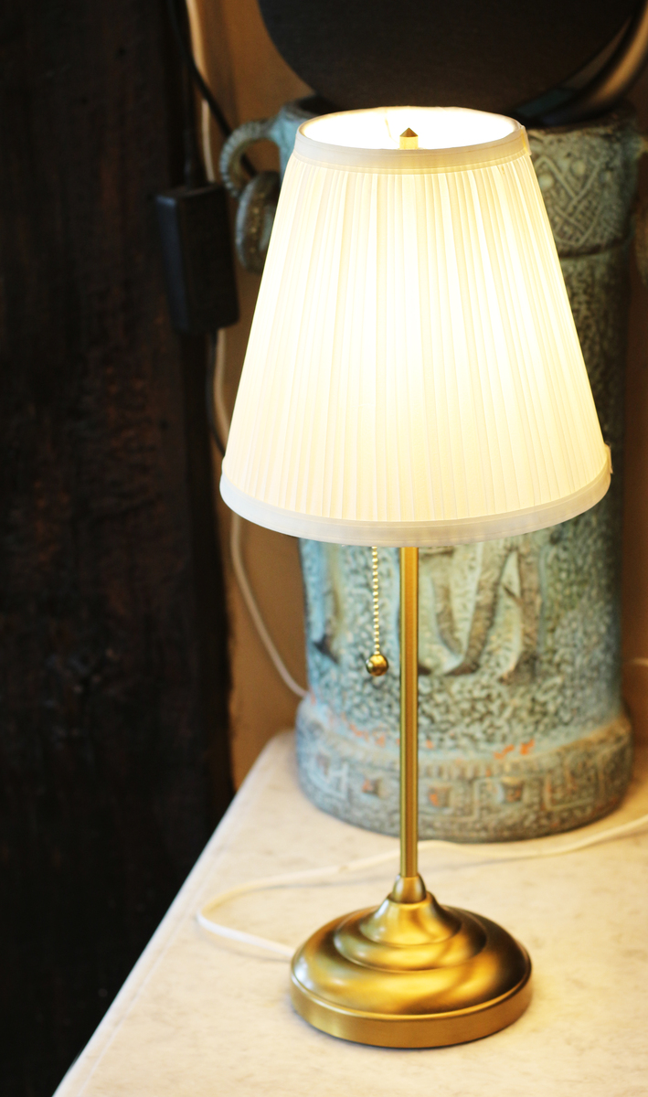 出售二手产品的简介我出售一些二手产品包括电子产品、家具、服装等。这些物品均为我在使用过程中照顾良好功能正常且状况良好。我保证所有物品的质量和可靠性希望您能满意购买。如果您对某个物品感兴趣请随时联系我我们可以商议价格并达成交易。谢谢！你是一个商家要在闲鱼上面出售二手产品作为商家我在闲鱼上出售的二手产品种类繁多涵盖了电子设备、家具、家用电器、时尚配件等多个领域。所有的二手产品均经过我严格筛选、清洗和维