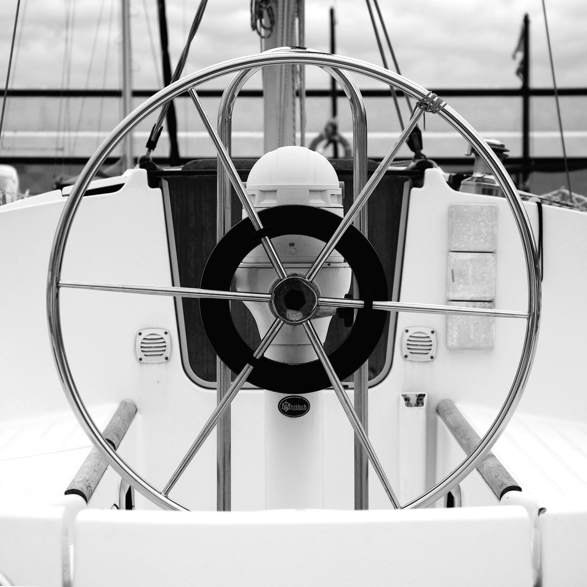 现代民用飞机雷达罩结构雷电防护设计及维护方法研究