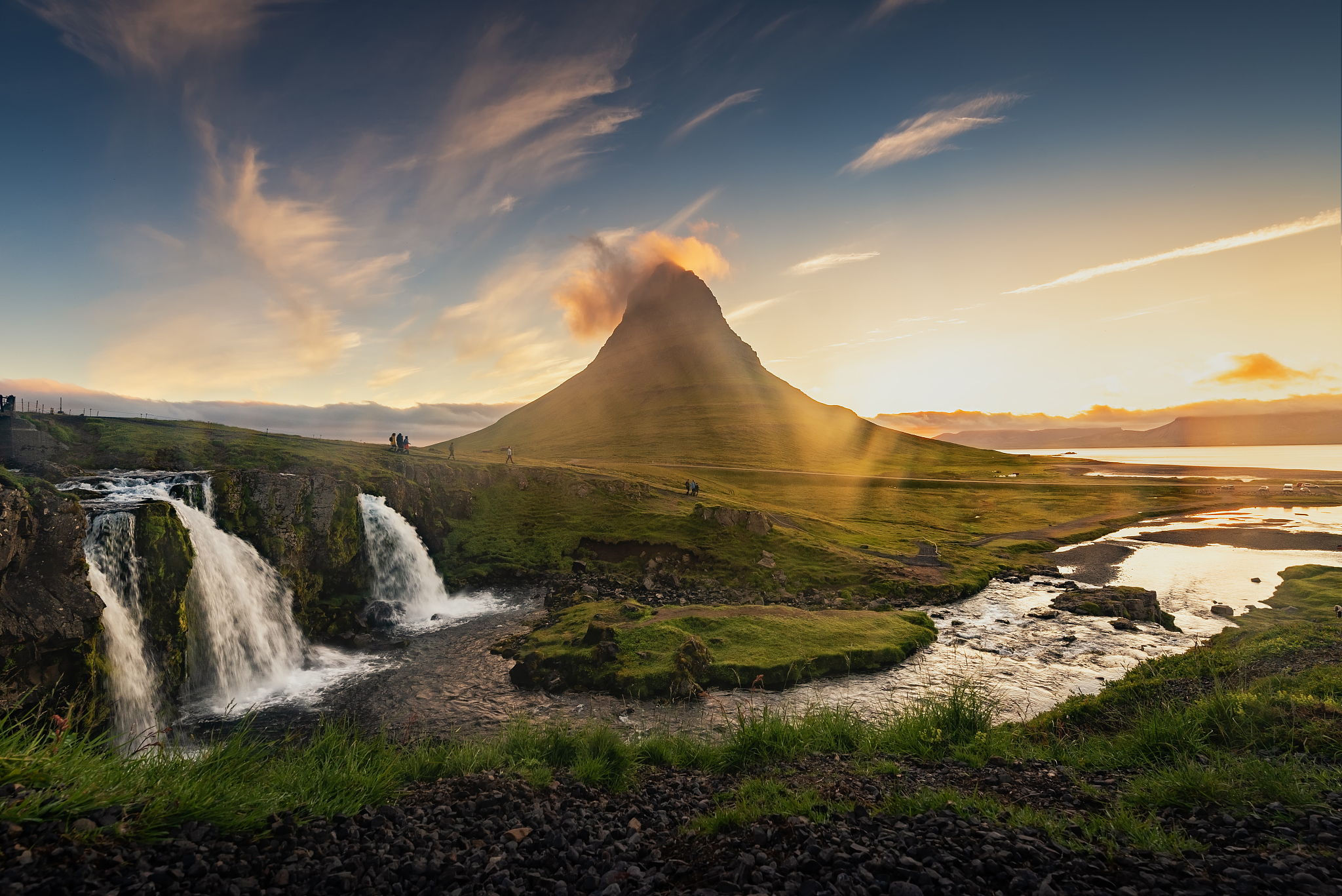 kirkjufell in the morning.
