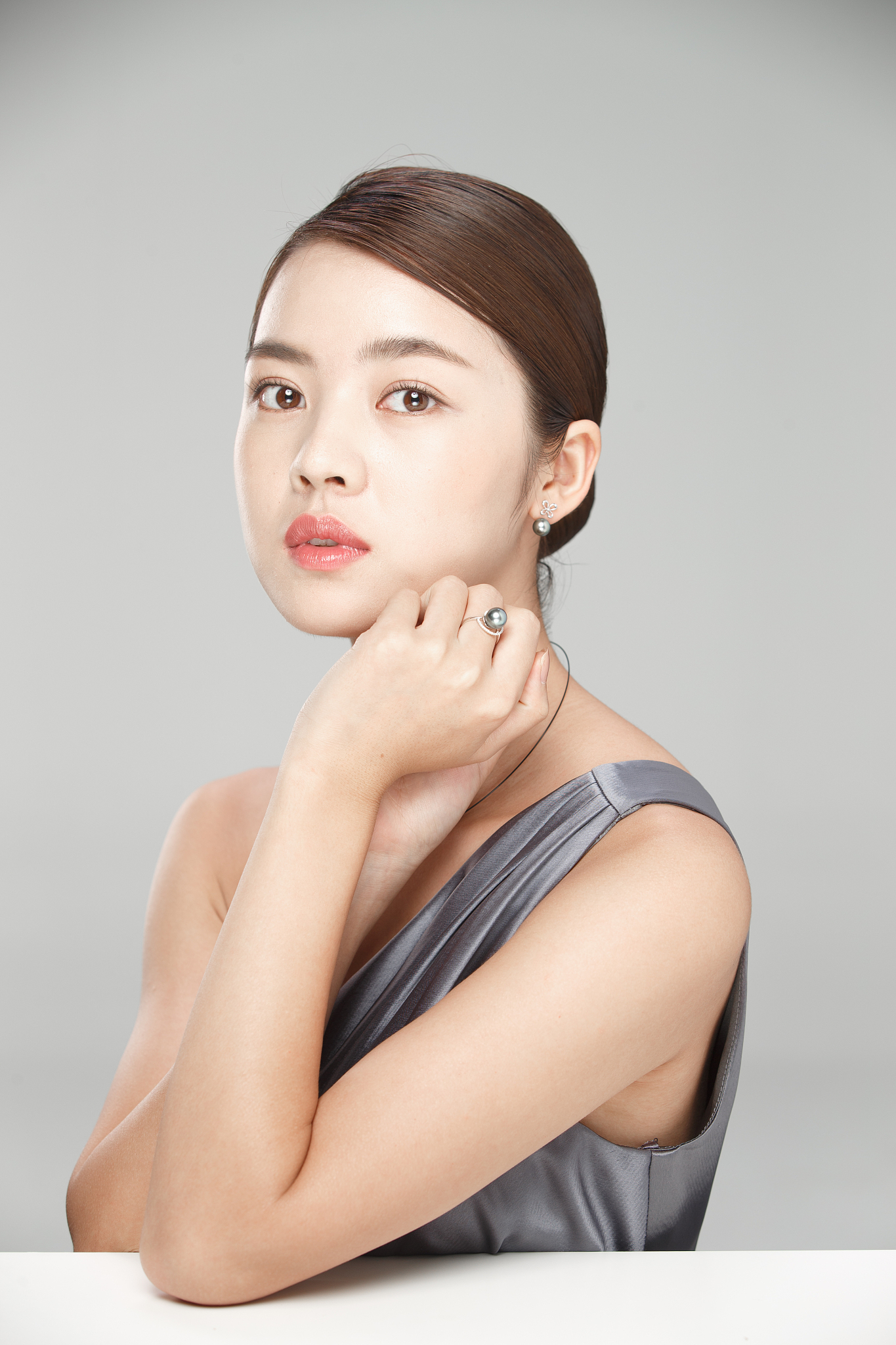 优雅的年轻女士