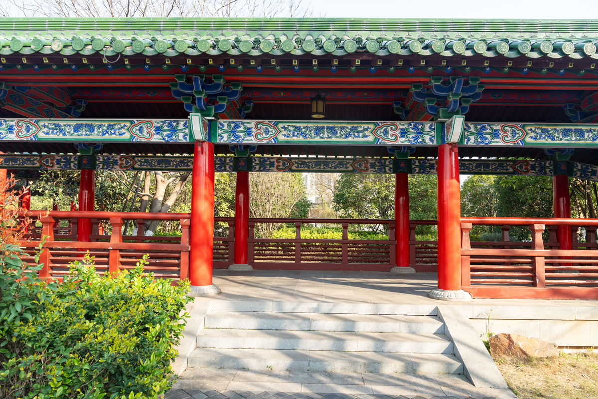 兴庆宫建设中的传统造园思想：和谐自然、山水为本、文化融合