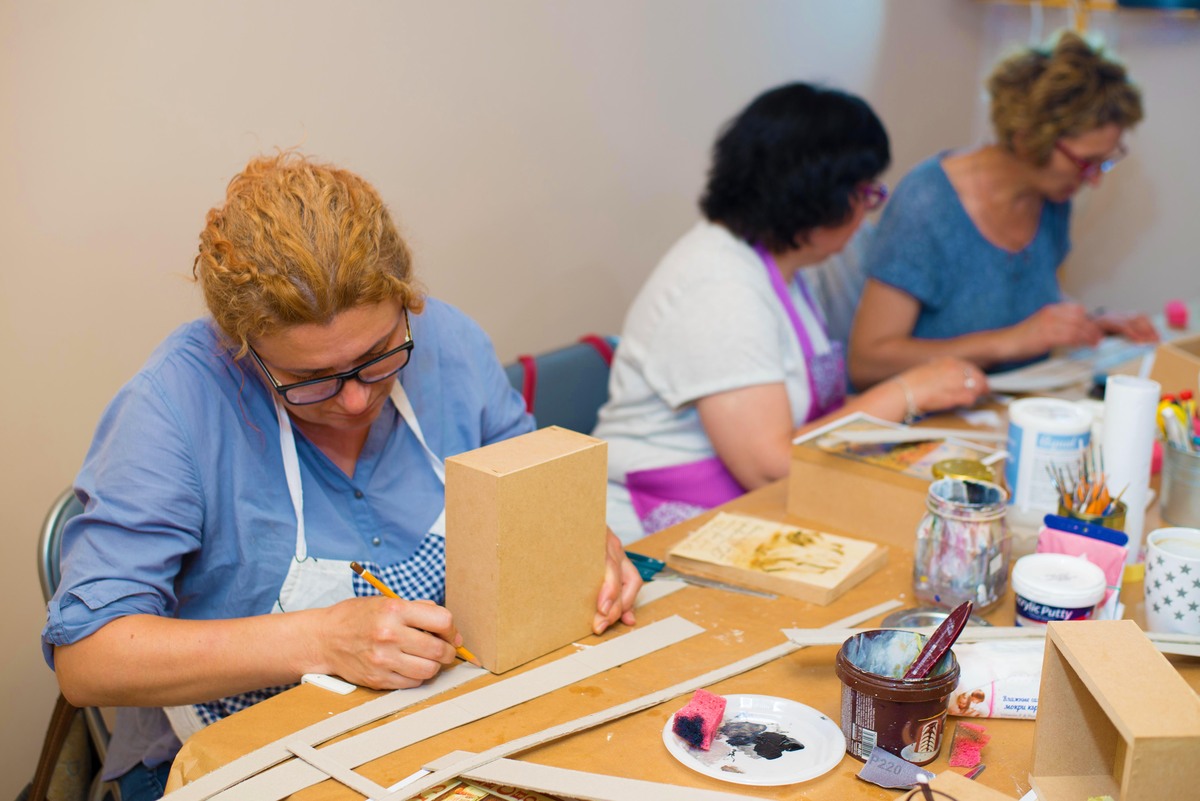 手工室的的英语如何翻译