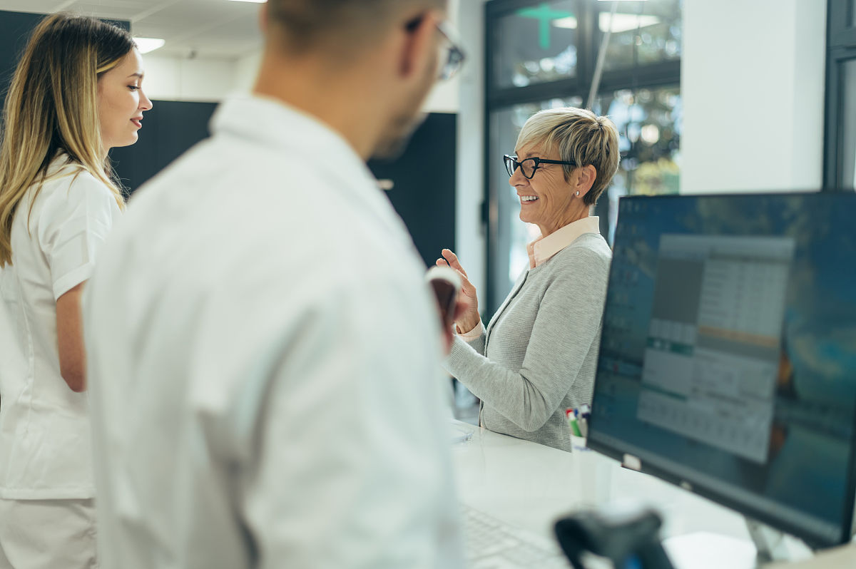 初中毕业去重庆卫校学药剂，3年拿大专文凭，就业前景广阔！