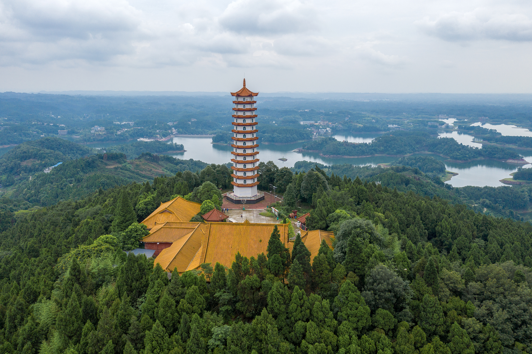 四川眉山建筑施工总承包二级资质新办及转让费用解读