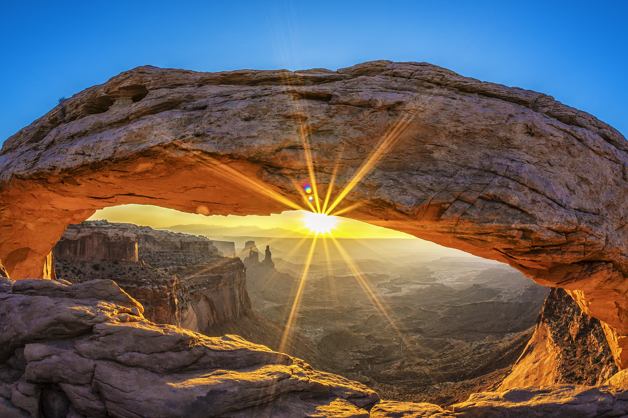sunrise at mesa arch
