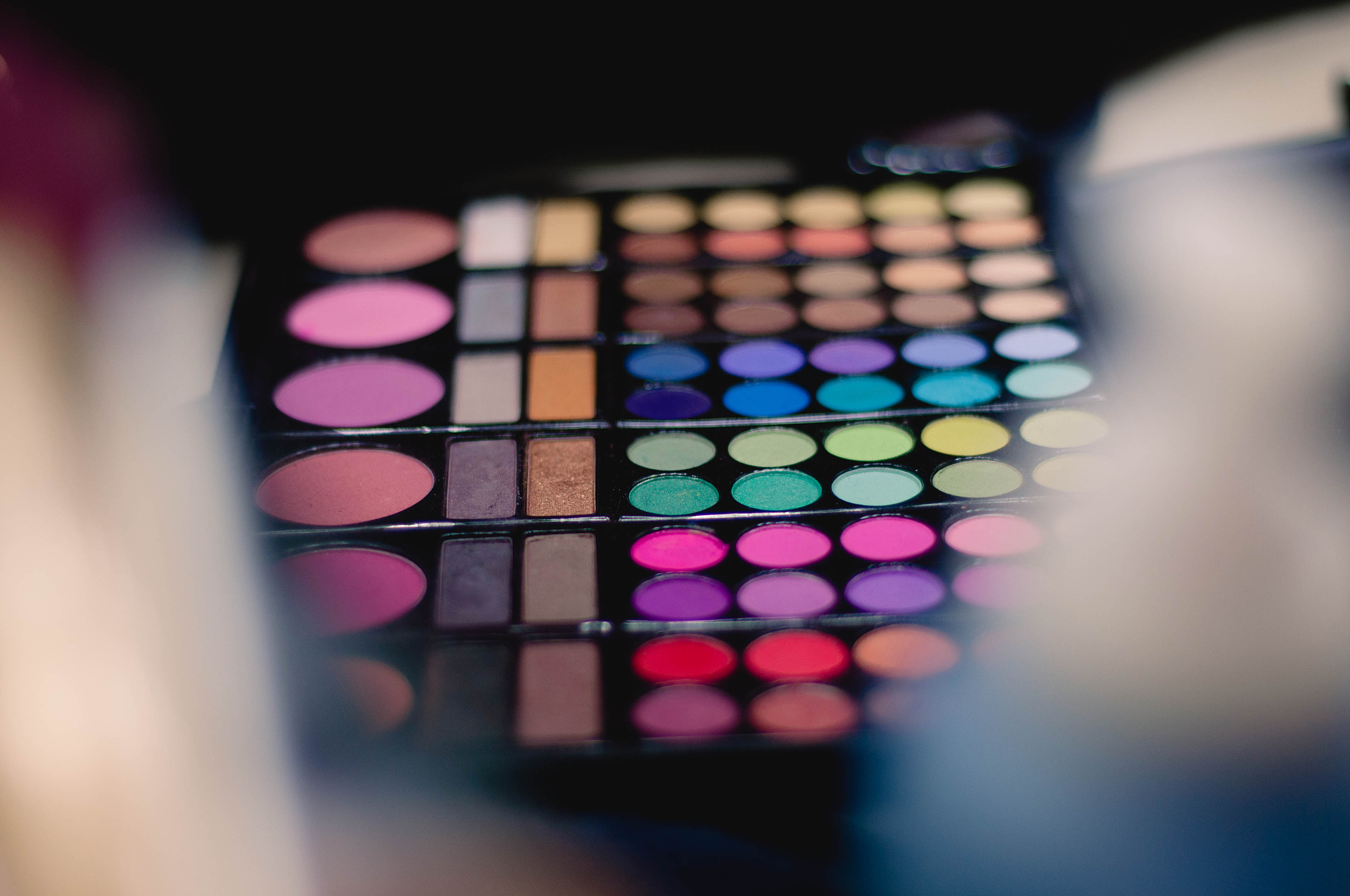 花西子是什么？探索中国传统彩妆的魅力