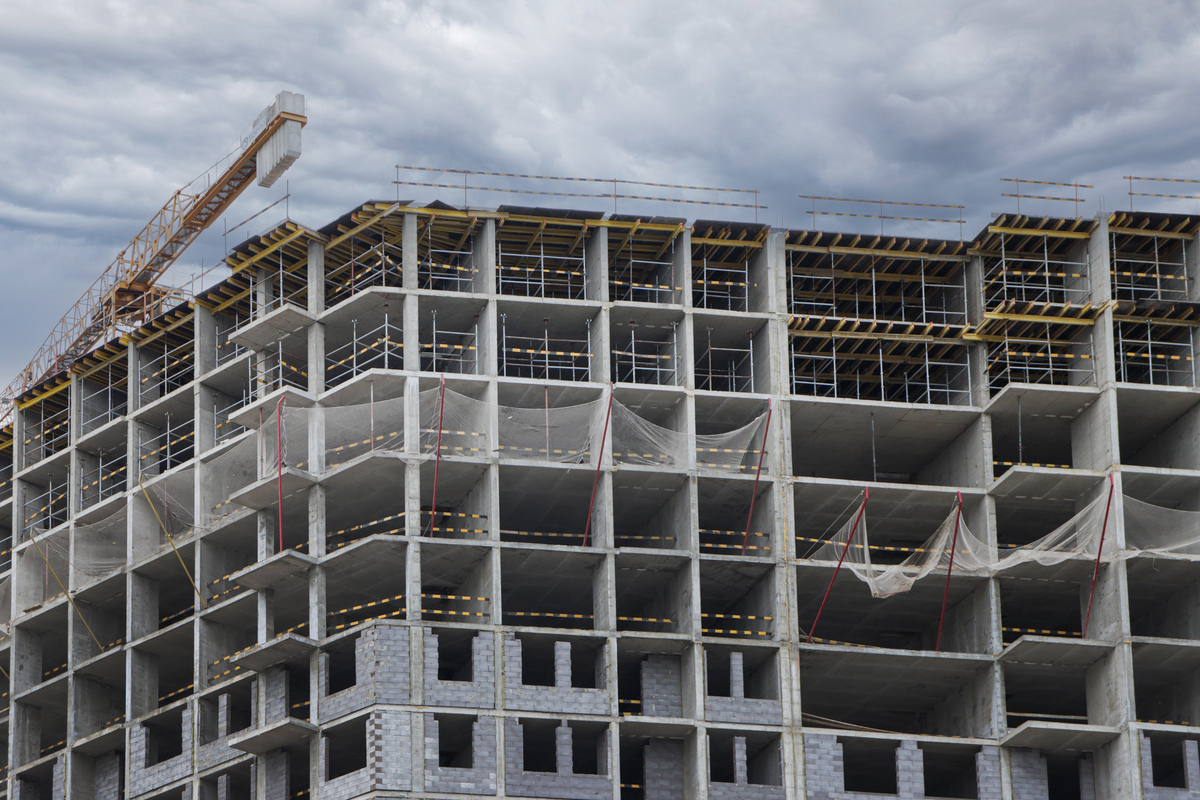 钢管高强混凝土组合剪力墙抗震性能研究：多根钢管布置形式的优势