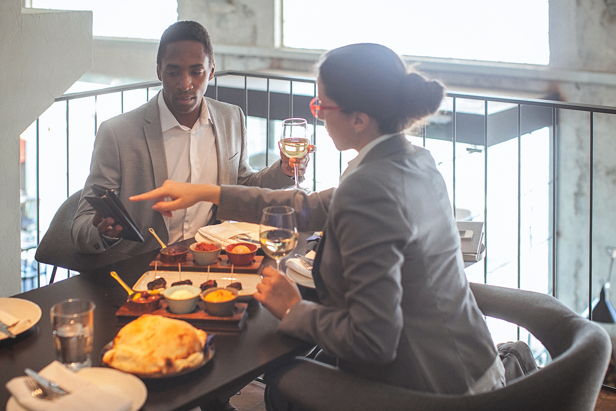 医师项目分群通知：海报发放及出单播报群、沟通答疑群