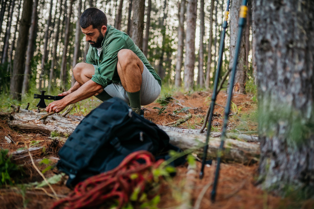 迷彩手套：荒野求生的利器，助力探险家征服未知