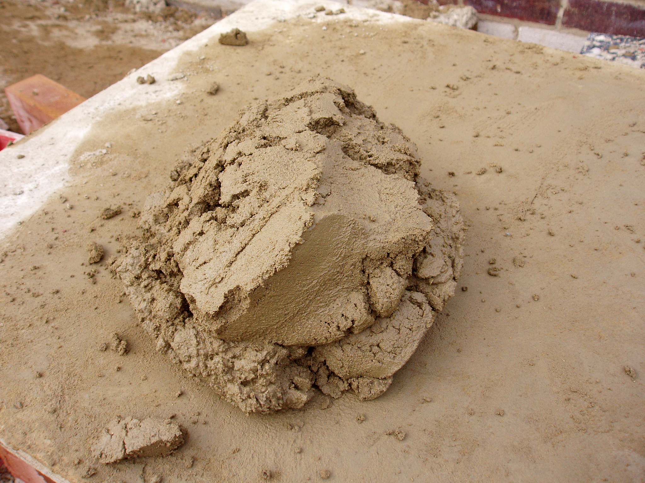 100斤花生麸兑多少水？详细比例及制作技巧