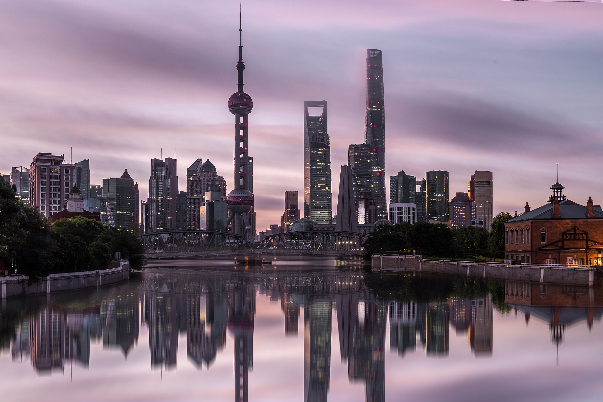清晨都市风光