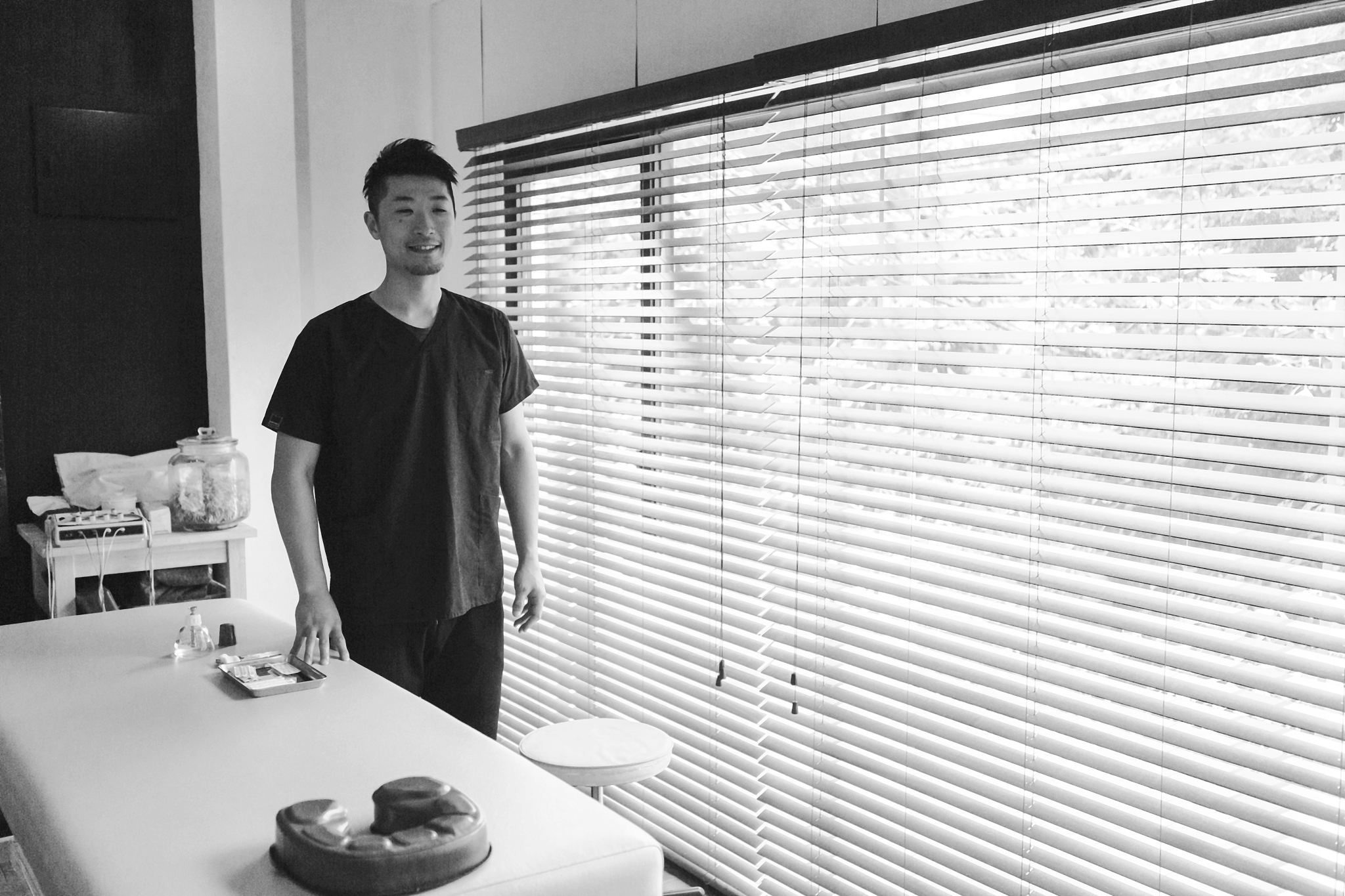 japanese medical person prepared for acupunture treatment in kyo