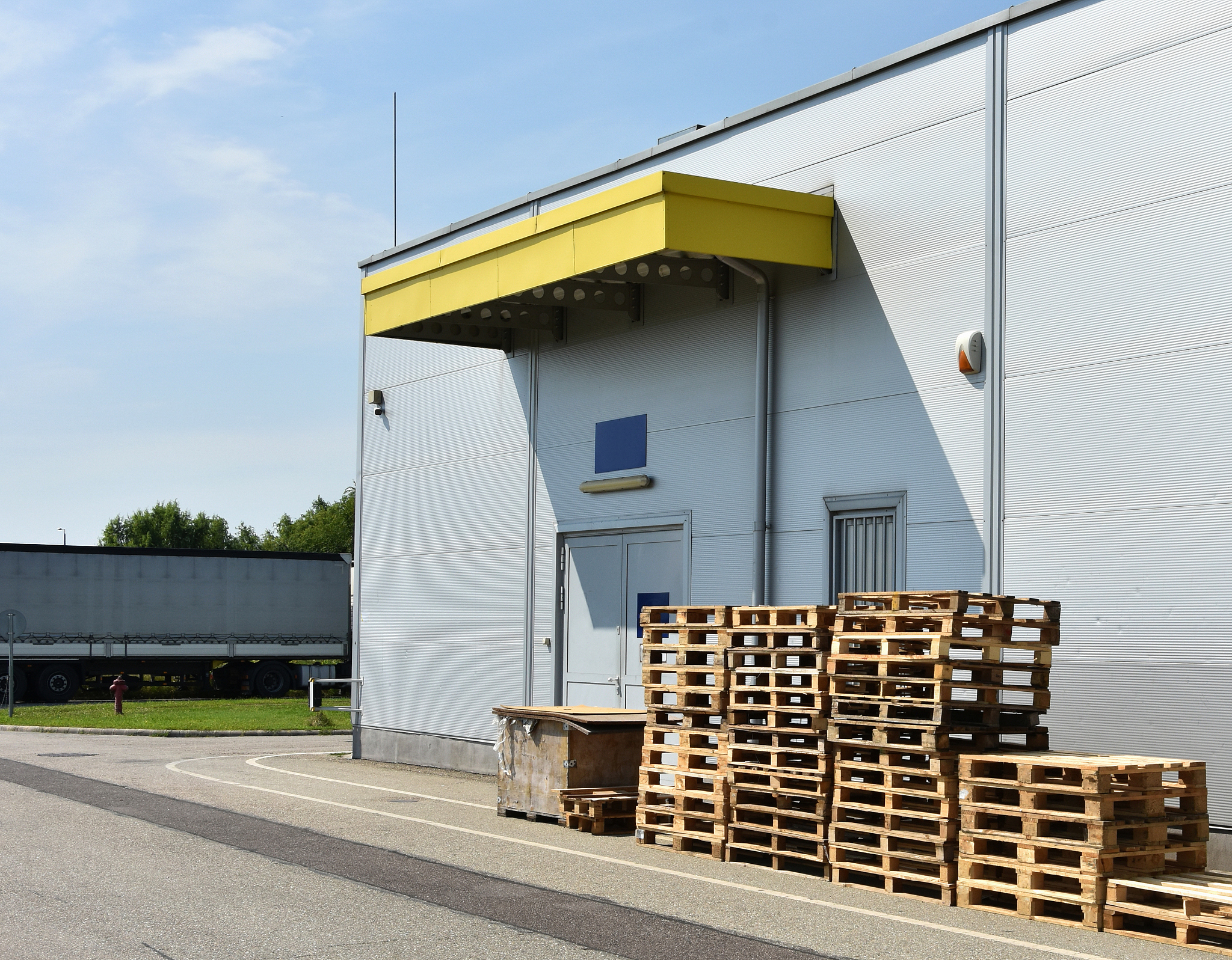 150个提升门的物流园大吗回答加拓展。