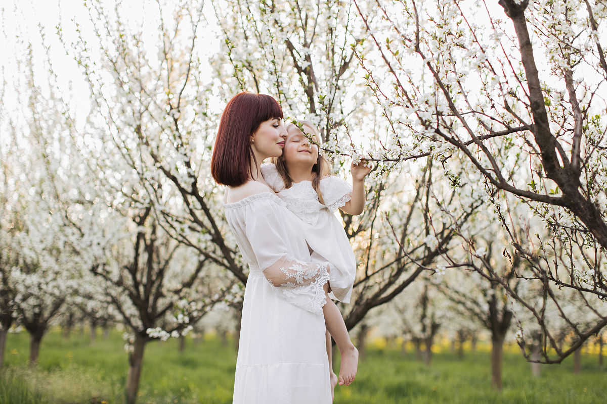 梨花，外婆的爱与回忆：一段感人至深的梨花故事