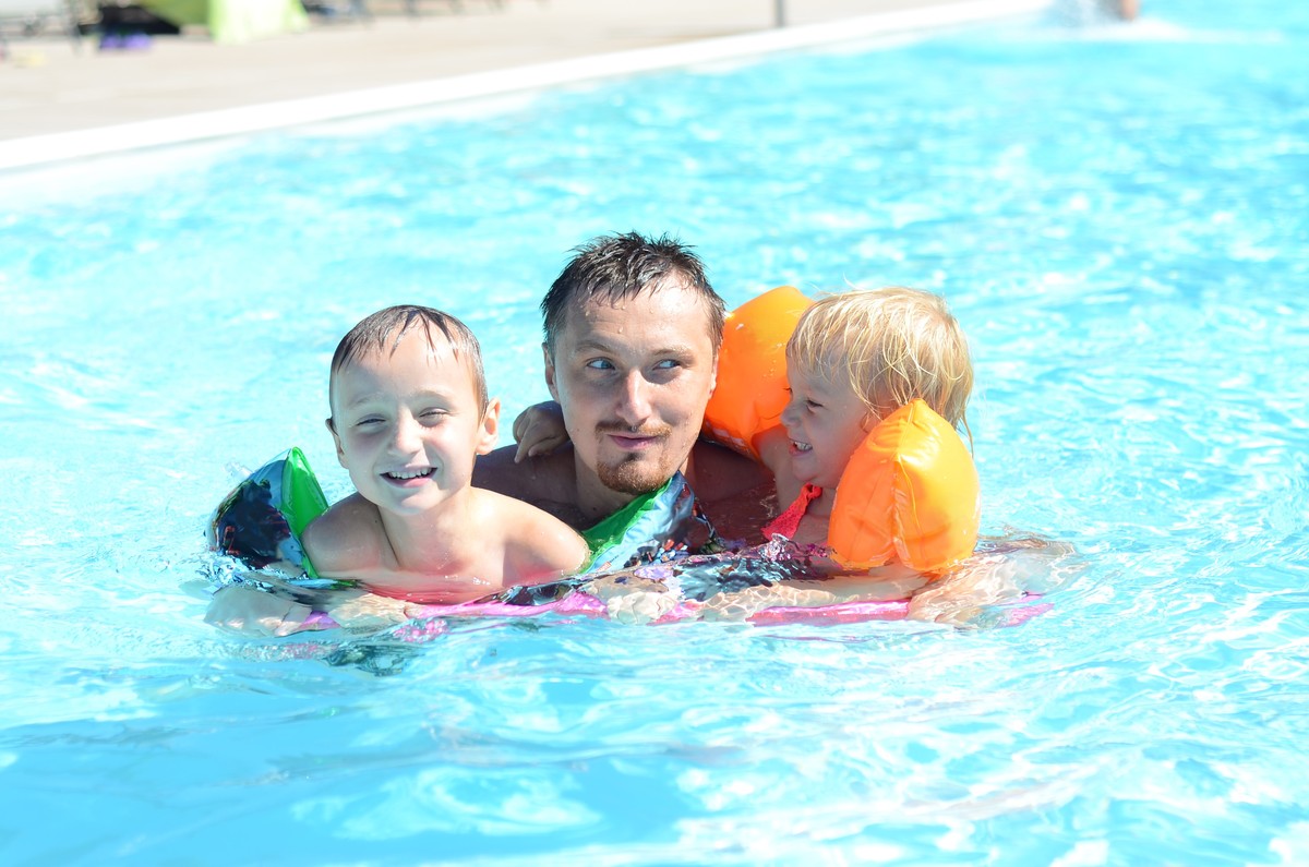 奥尔维斯国际游泳培训公司简介