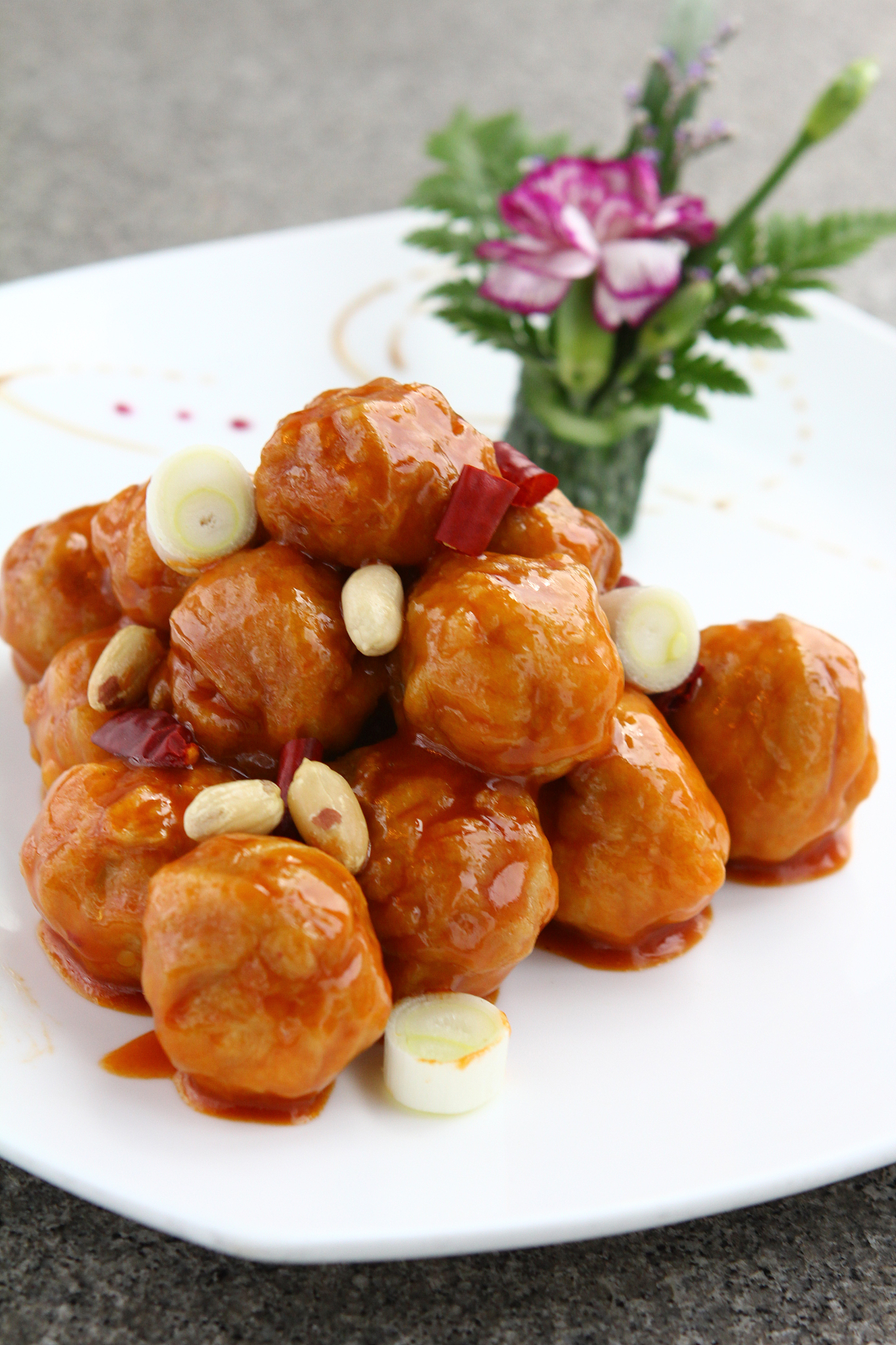 特色美食中餐炒菜糖醋丸子