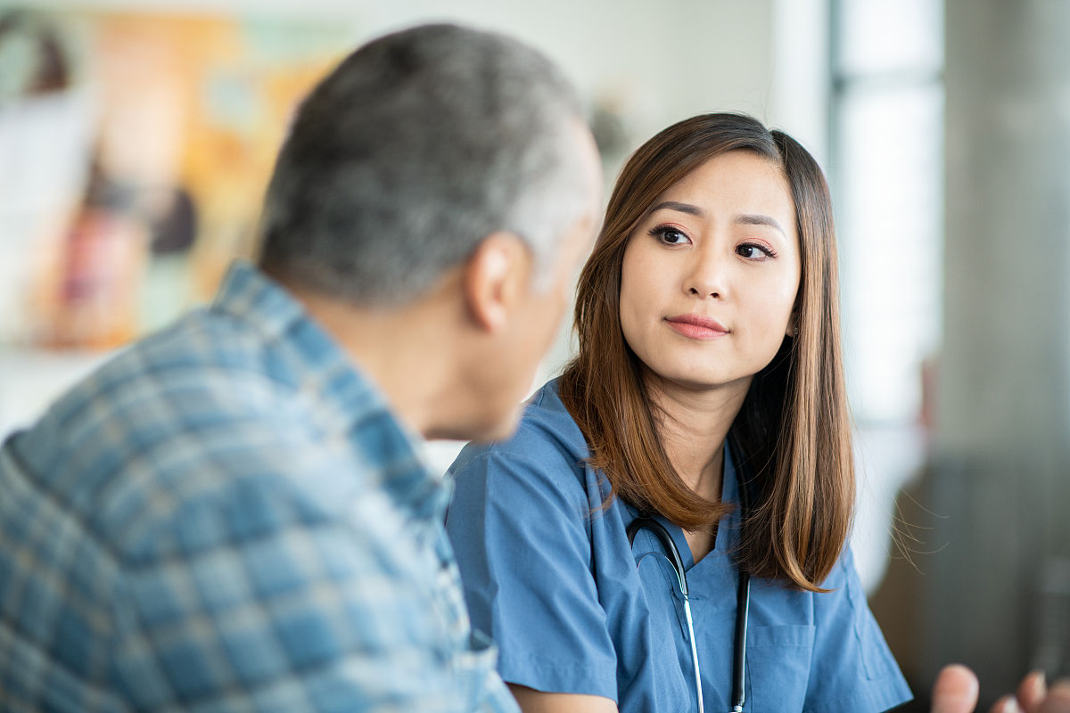 交织的情感：一场始于咨询室的爱情迷局