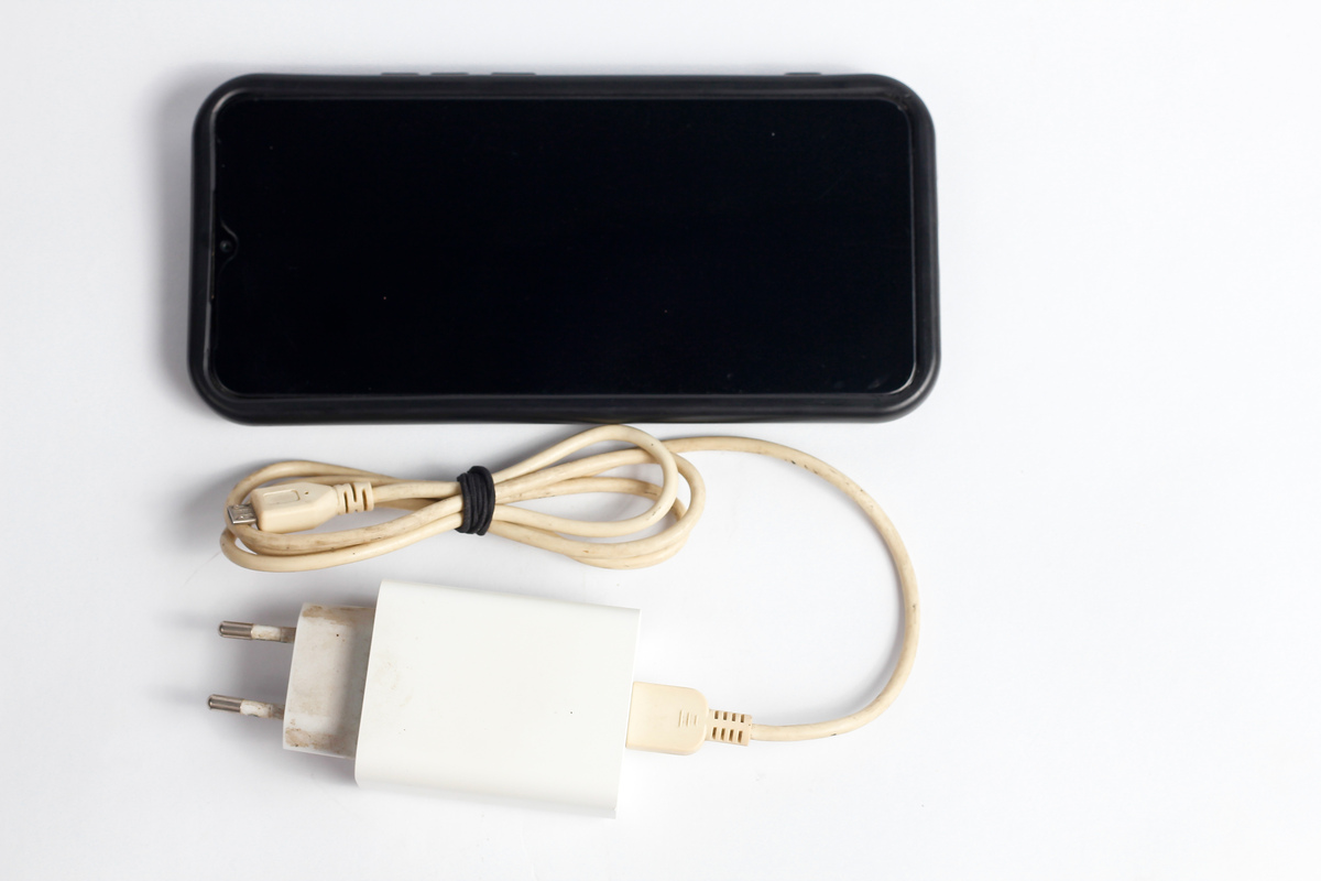 充电器头和线没有HUAWWI的标识