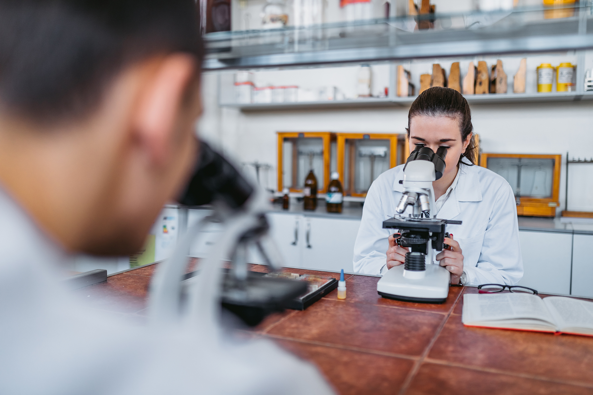 贵阳英才学校热门专业：医学检验专业就业方向解析