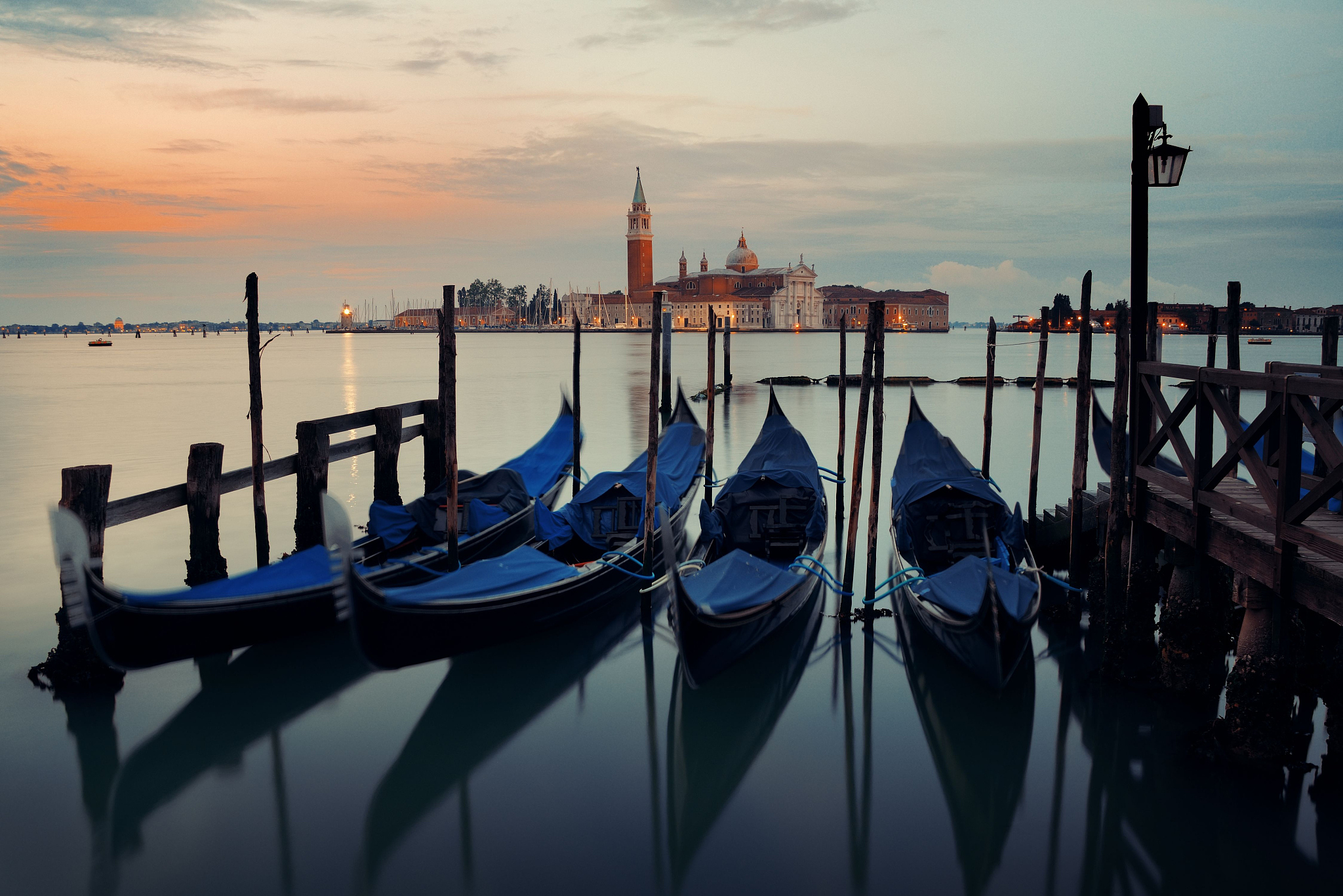 gondola and san giorgio maggiore island