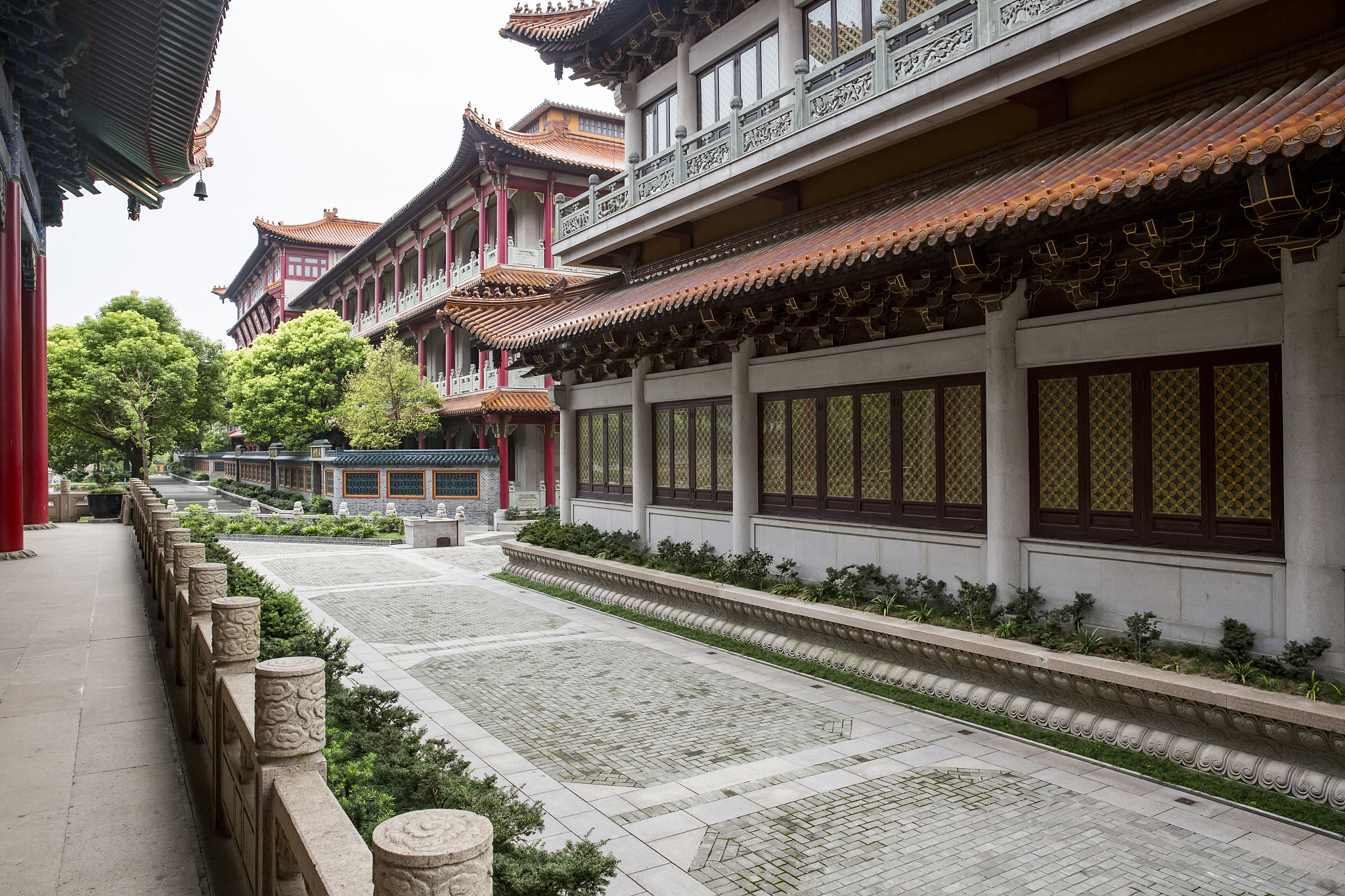 光影中的艺术与信仰：成都大可艺术馆与文殊院摄影实践报告