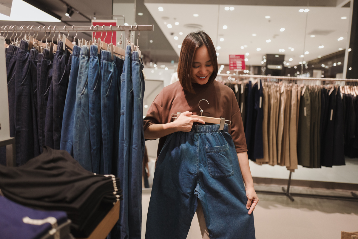 广州摩地服饰：专注时尚女装的现代服饰企业 - JECCI FIVE（杰西伍）