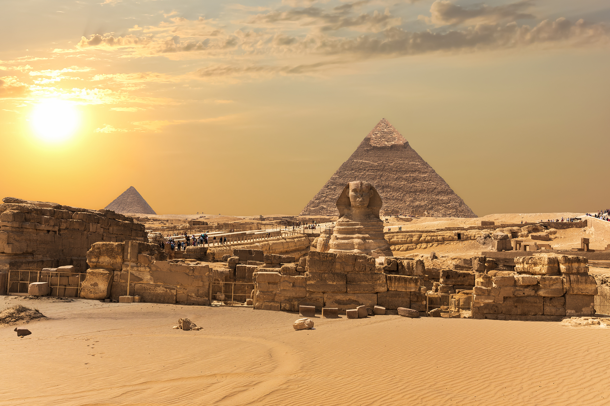the giza pyramid complex, view on the great sphinx, egypt