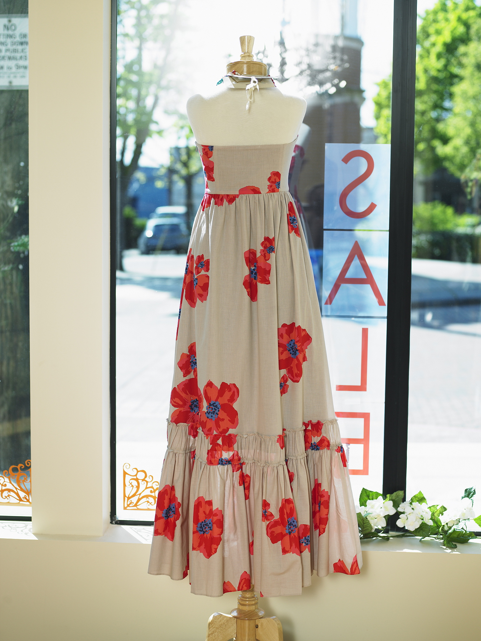 跨境电商售卖到美国和德国的连衣裙市场分析：波特五力模型